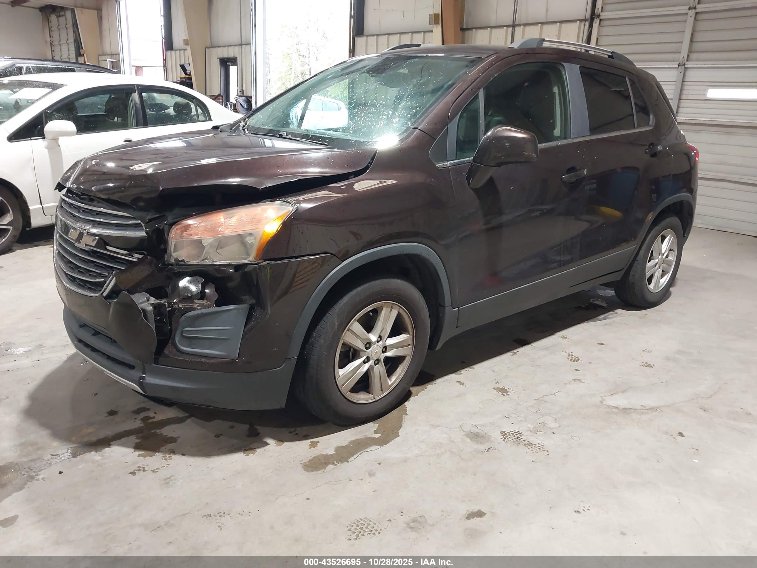 CHEVROLET TRAX image 2