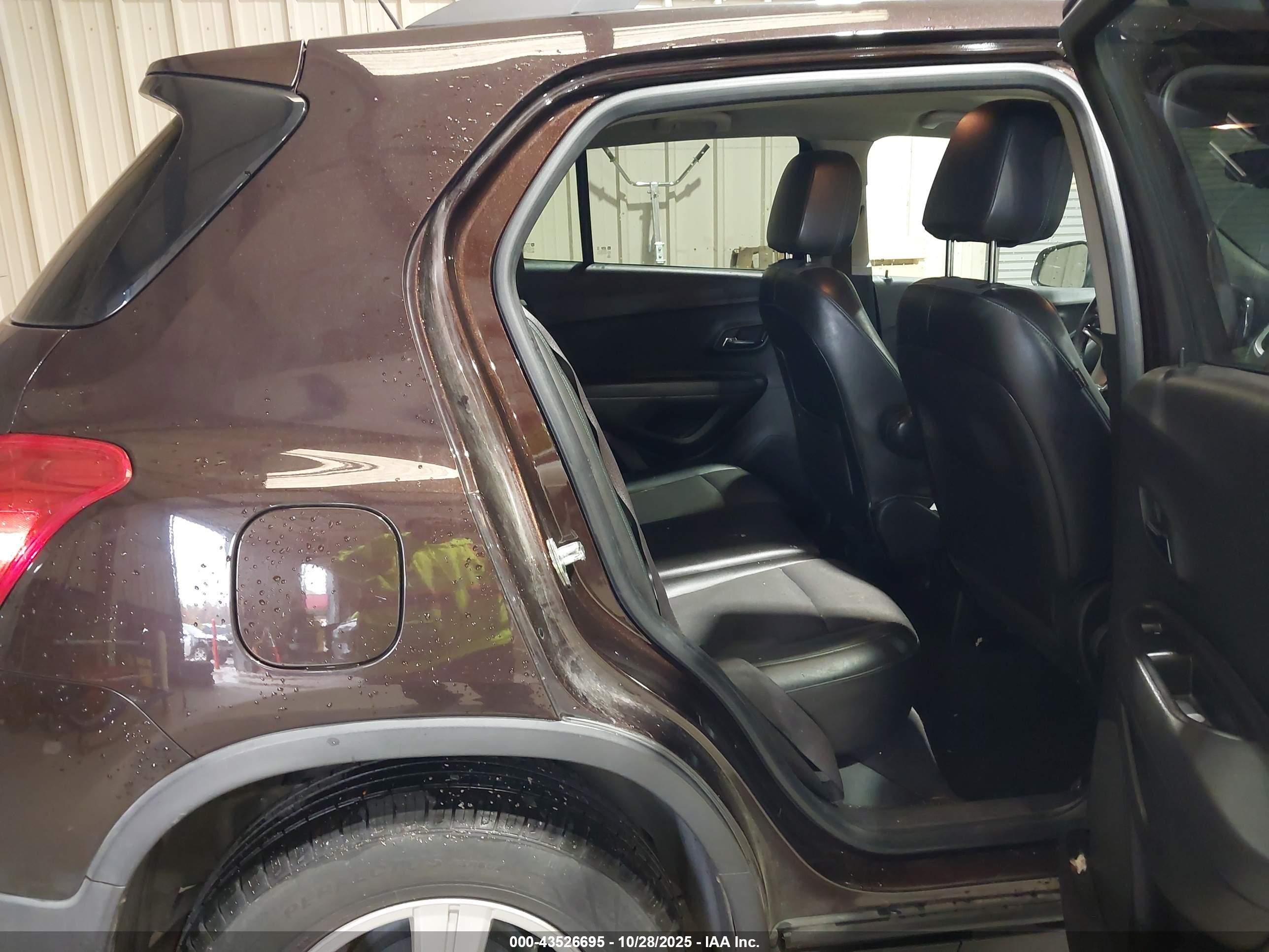 CHEVROLET TRAX image 8