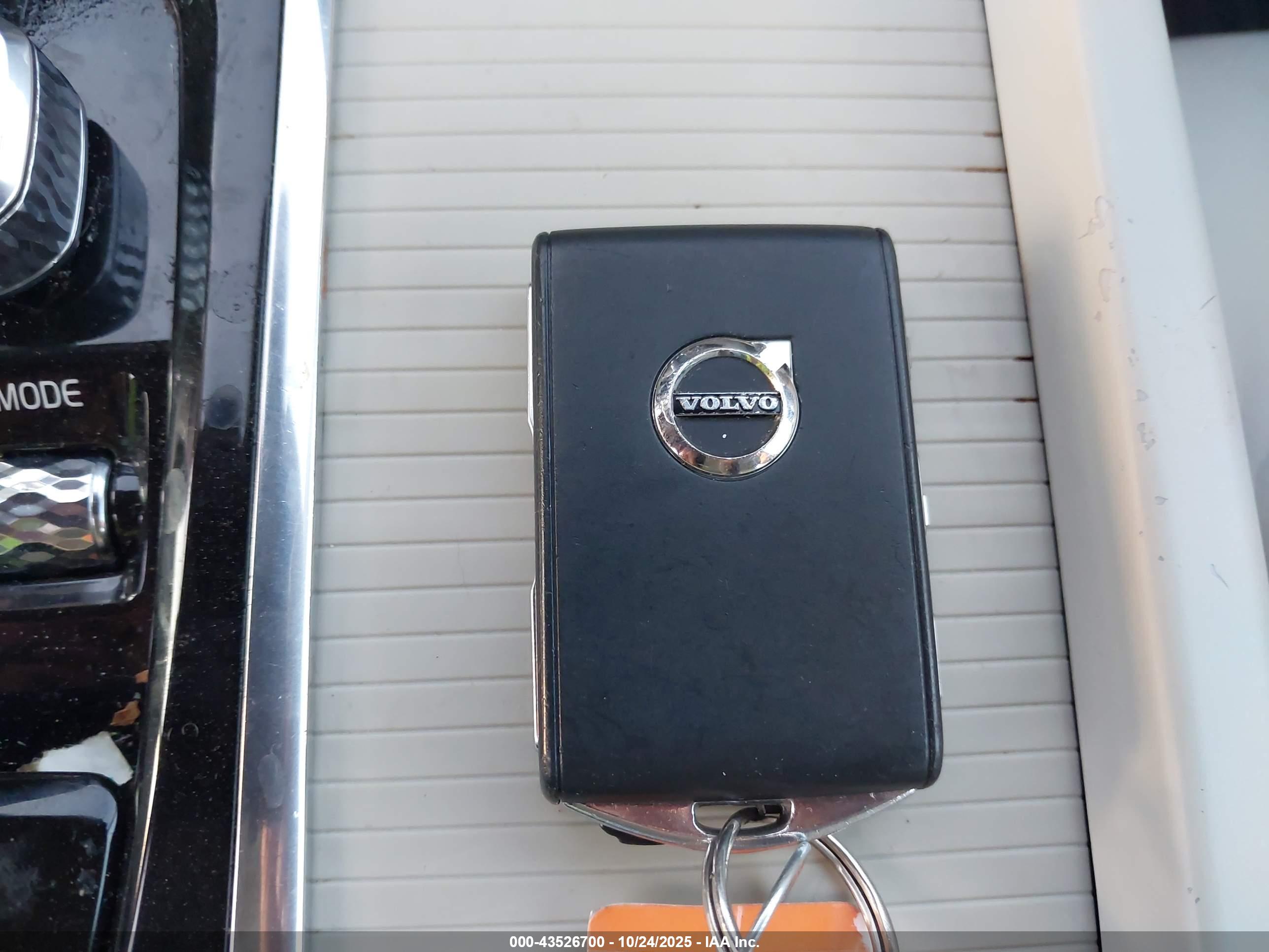VOLVO S60 image 11