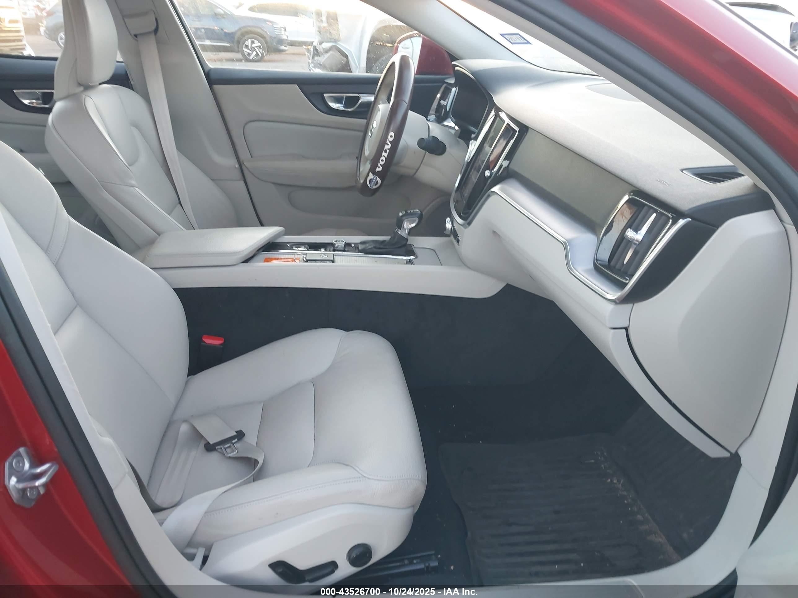 VOLVO S60 image 5