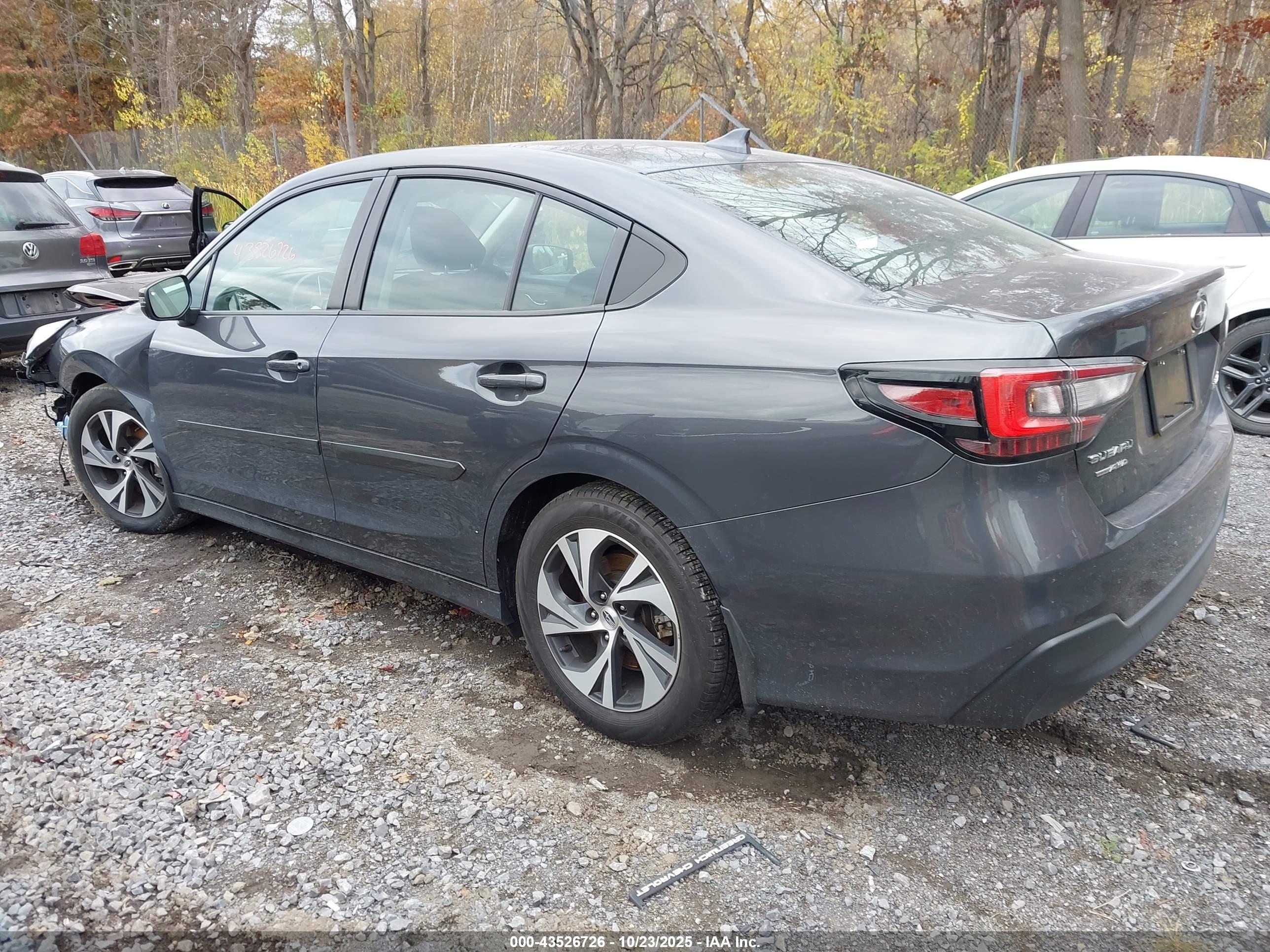 SUBARU LEGACY image 3