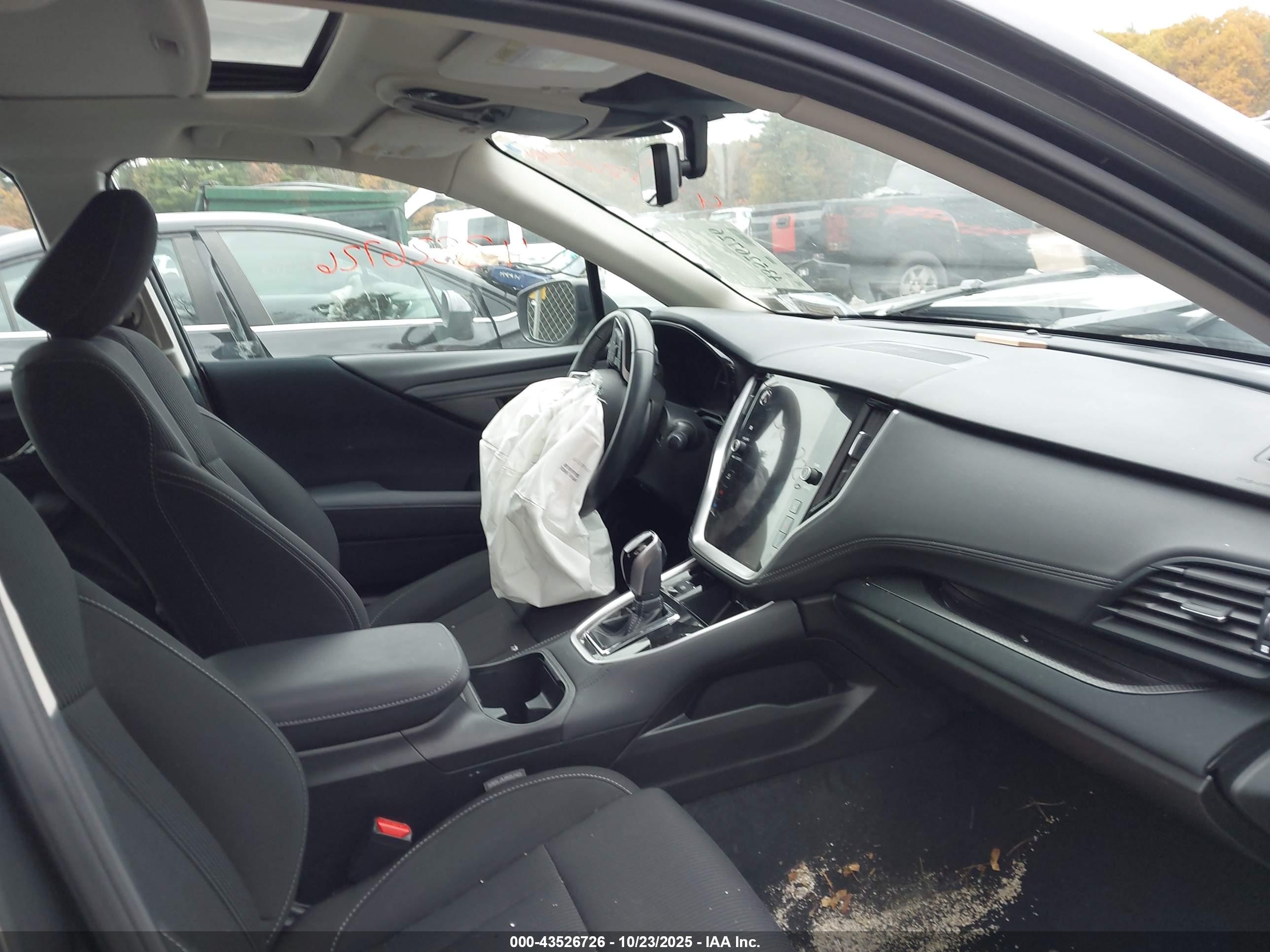 SUBARU LEGACY image 5