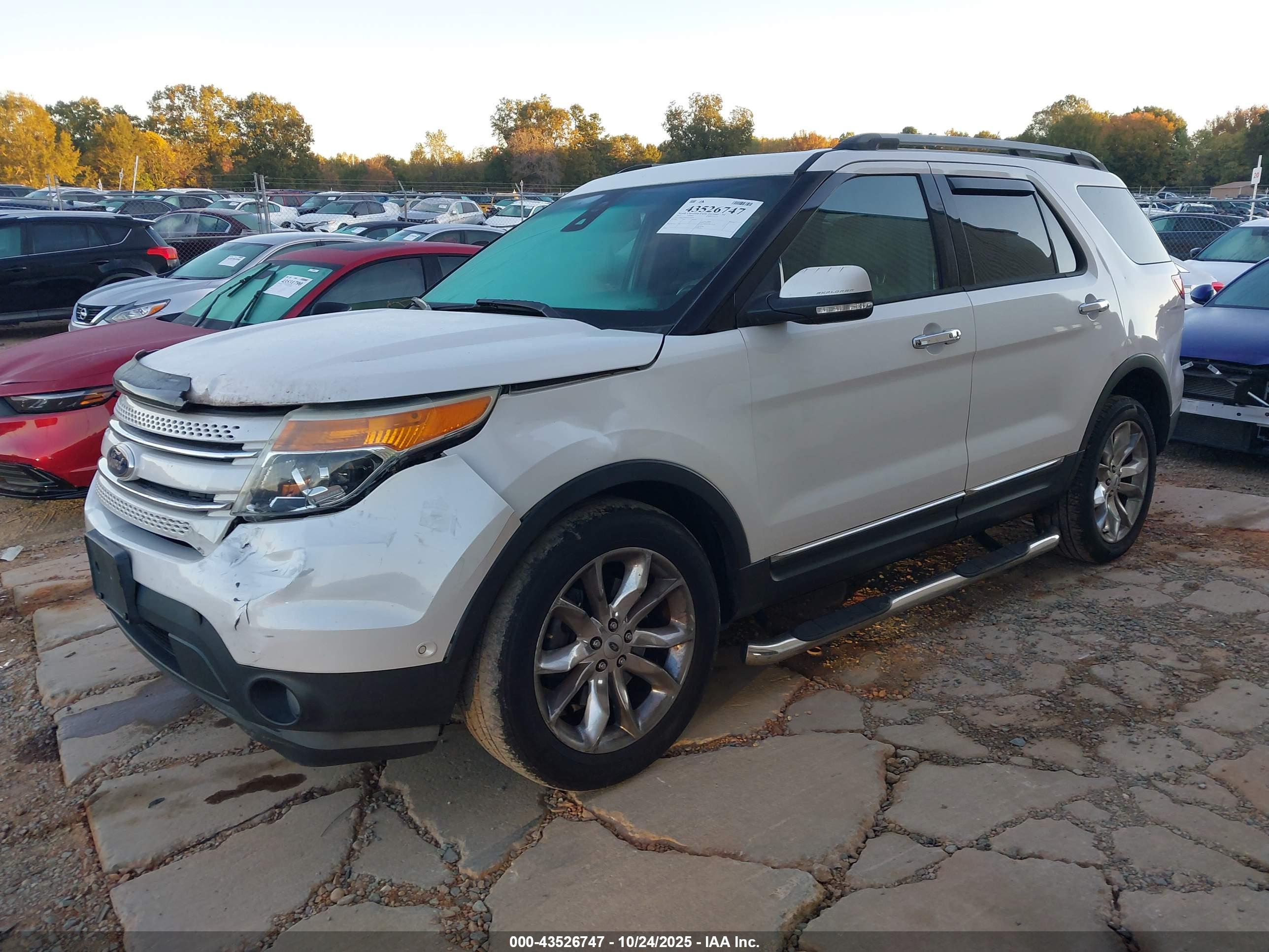 FORD EXPLORER image 2