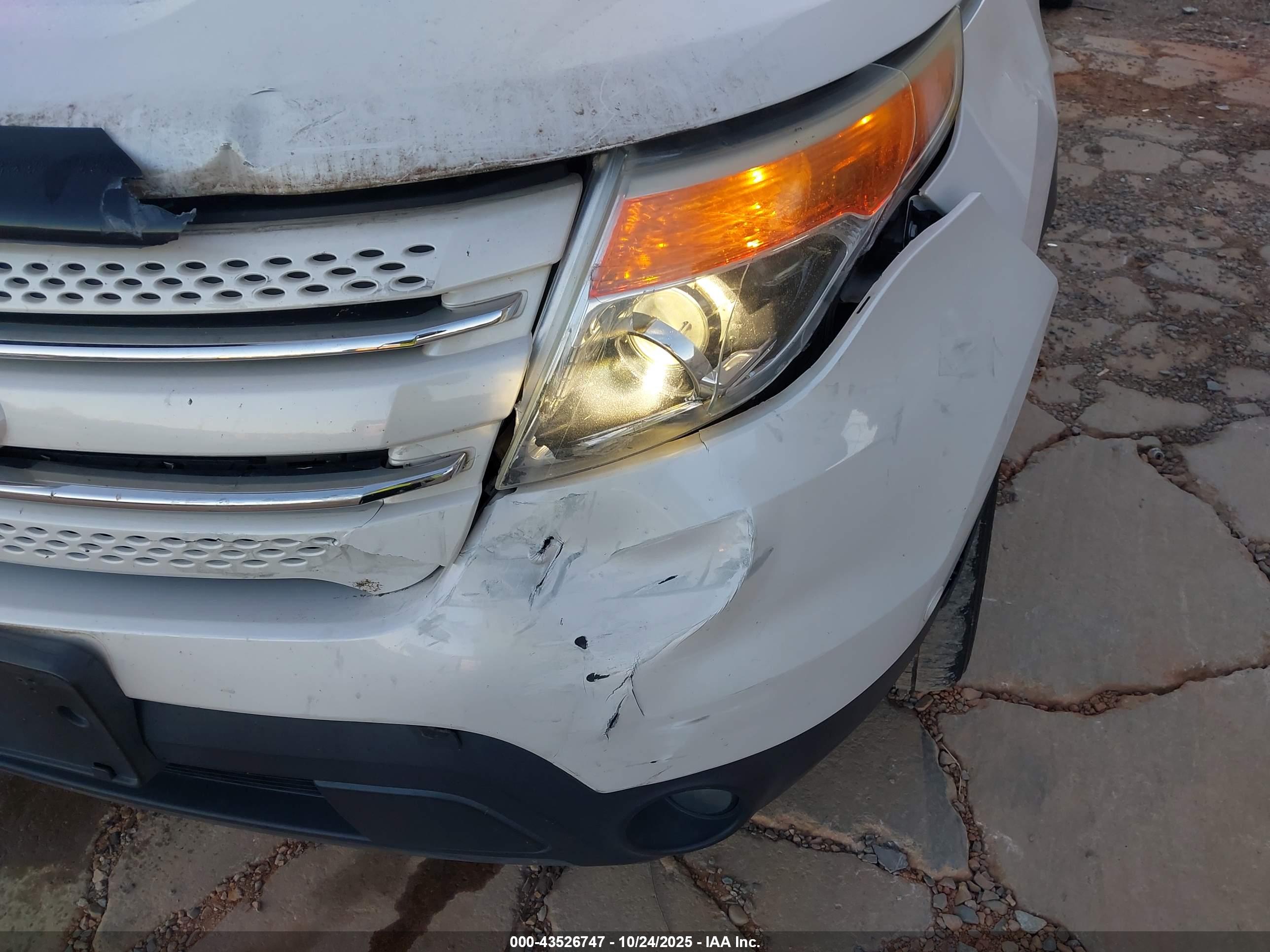 FORD EXPLORER image 6
