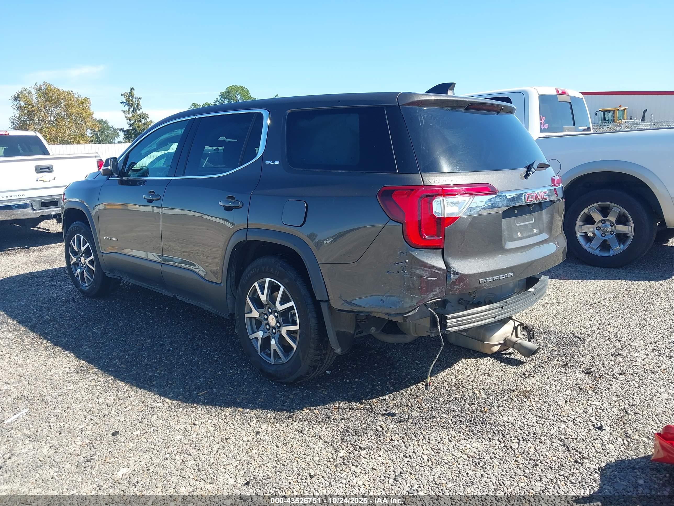 GMC ACADIA image 3