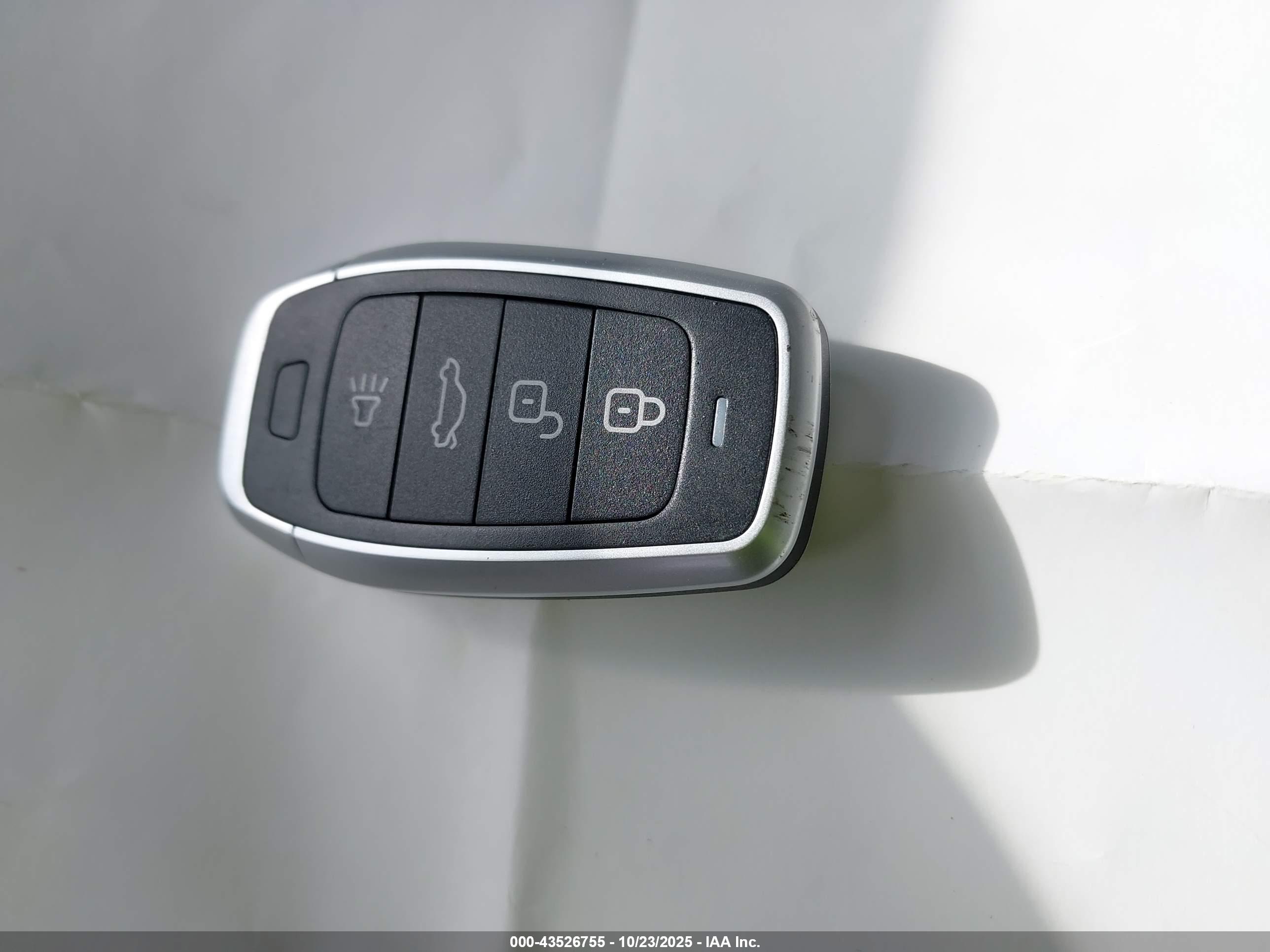 FORD FUSION image 11