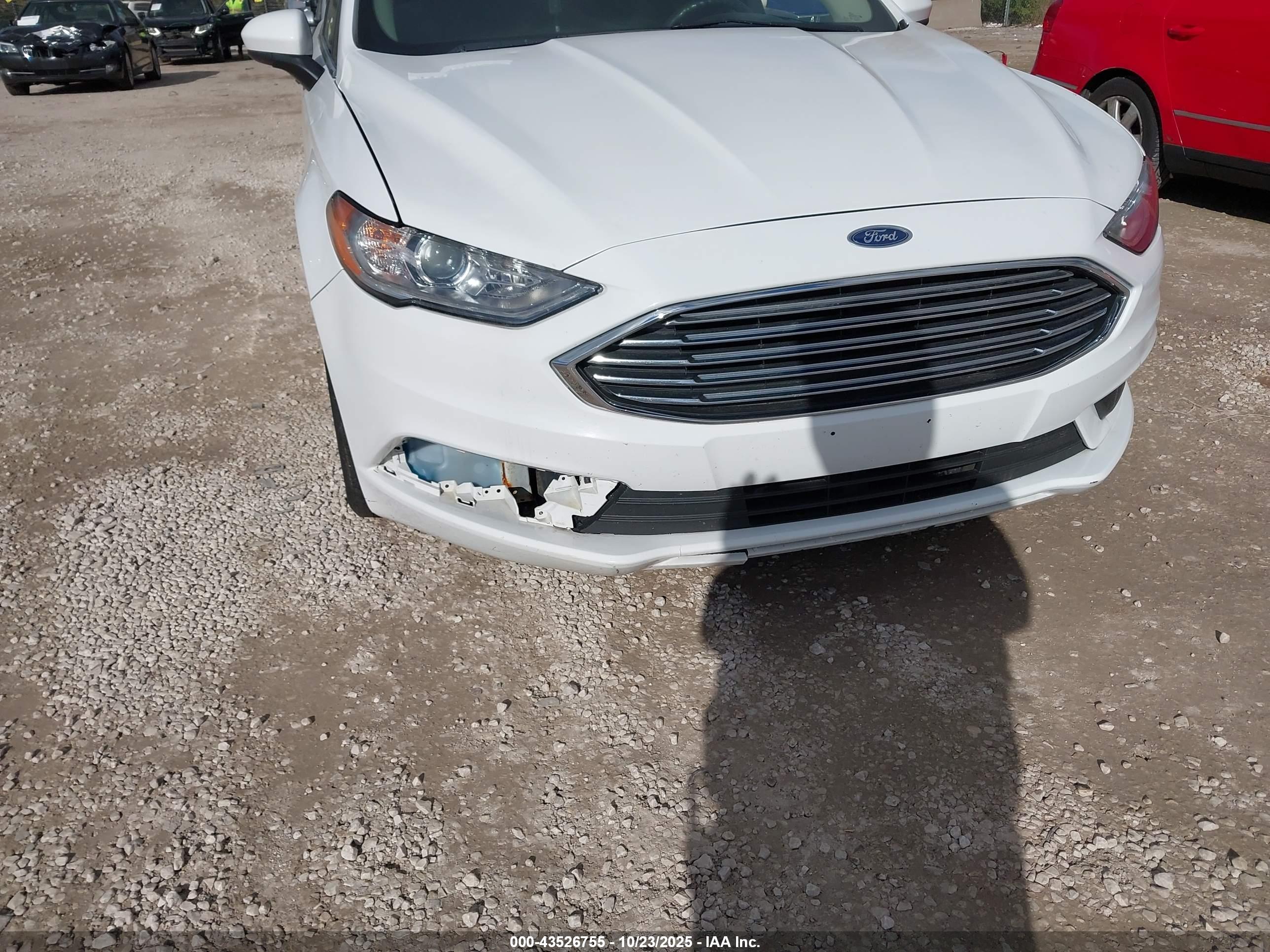 FORD FUSION image 6