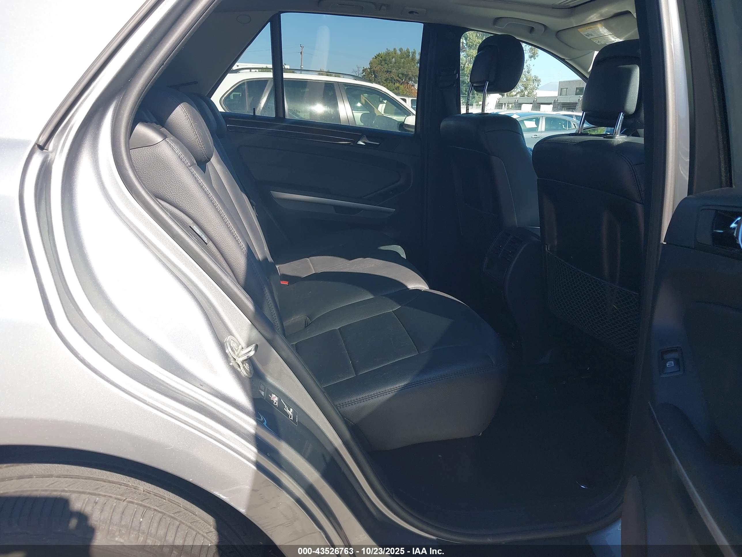 MERCEDES-BENZ ML image 8