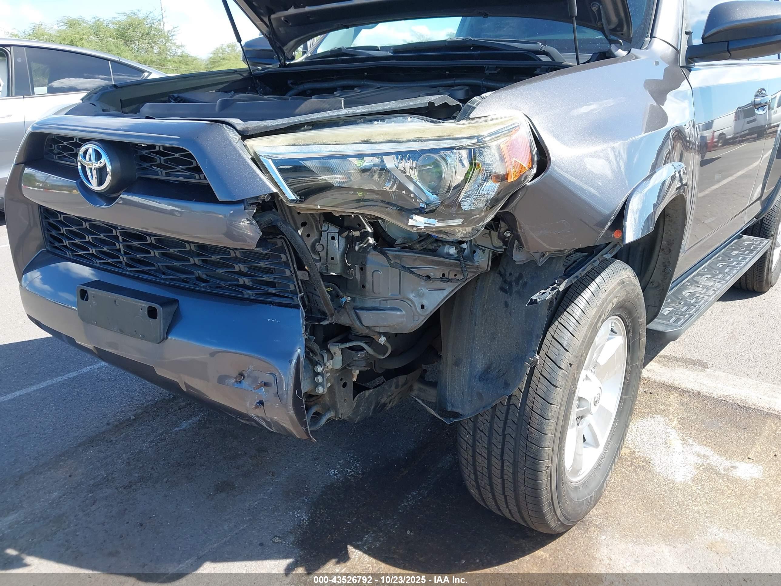 TOYOTA 4RUNNER image 6