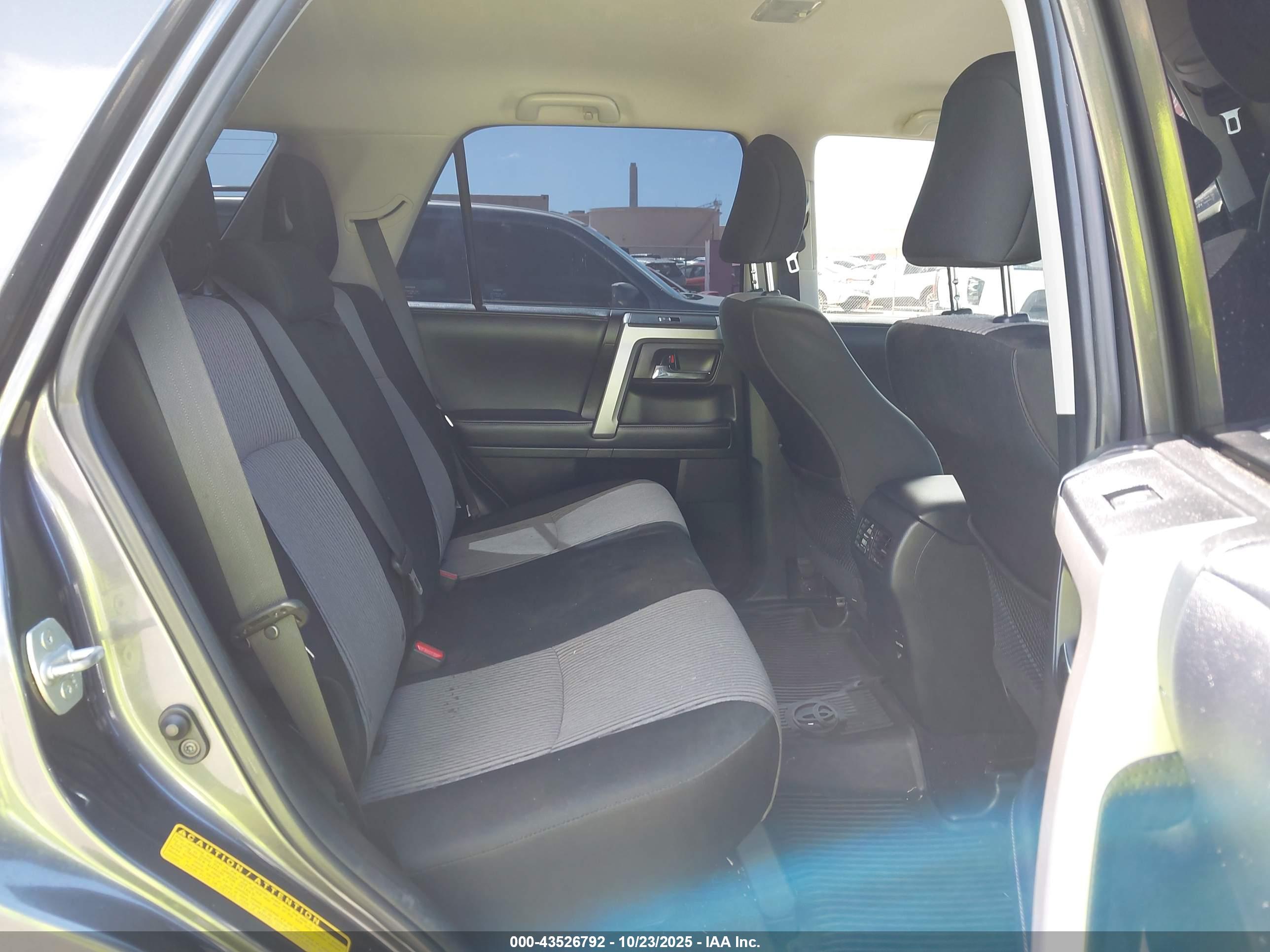 TOYOTA 4RUNNER image 8