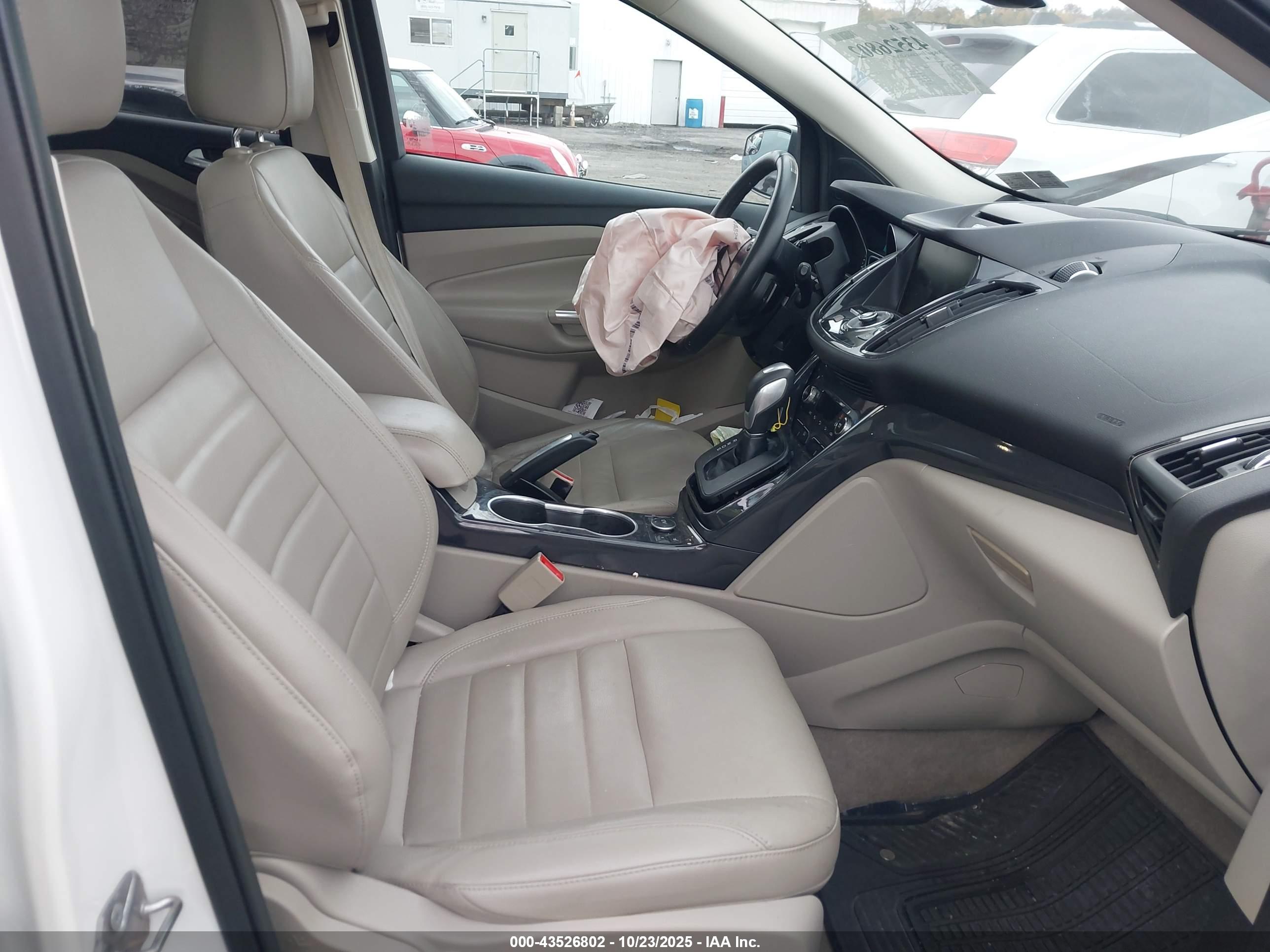 FORD ESCAPE image 5
