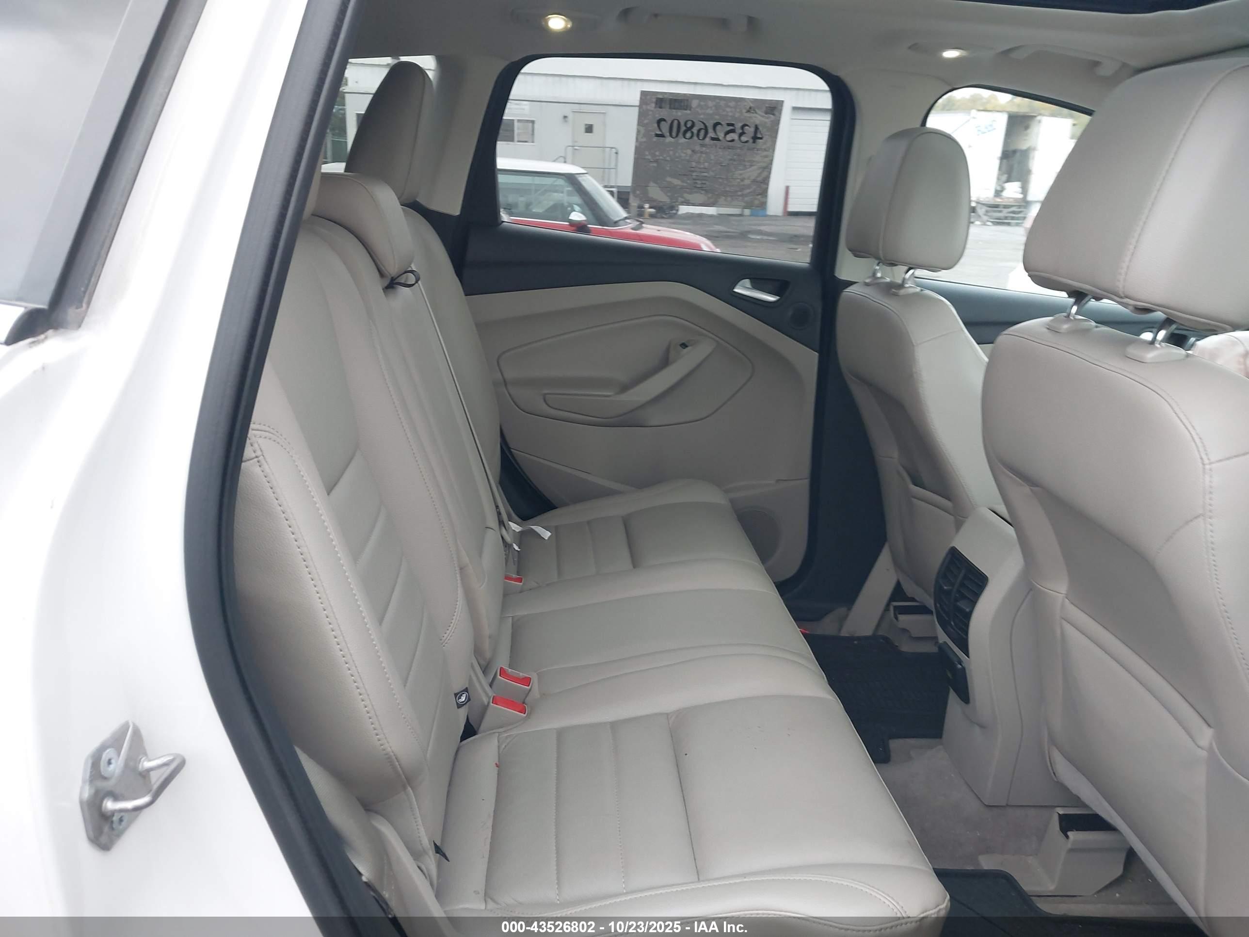 FORD ESCAPE image 8