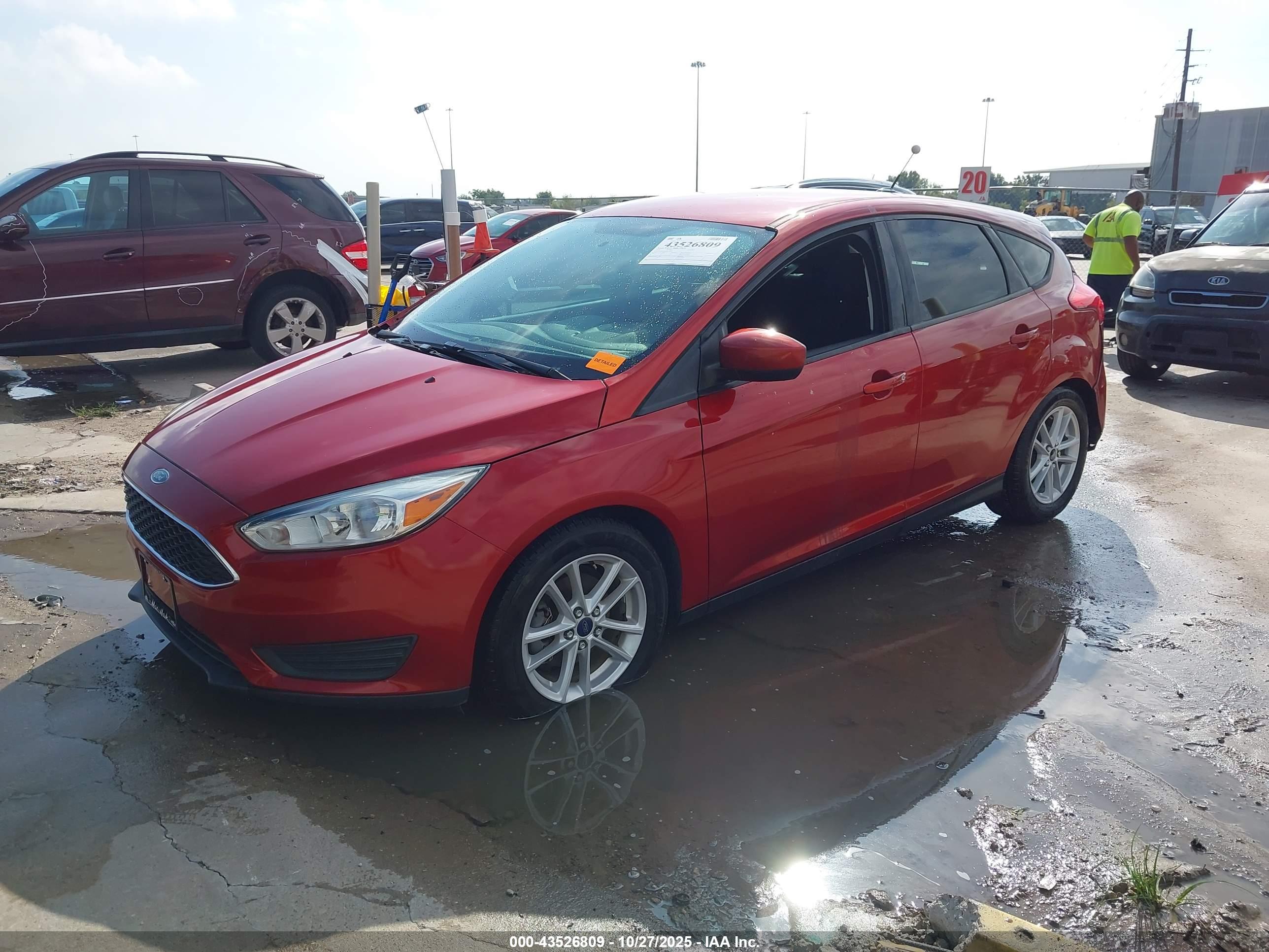 FORD FOCUS image 2