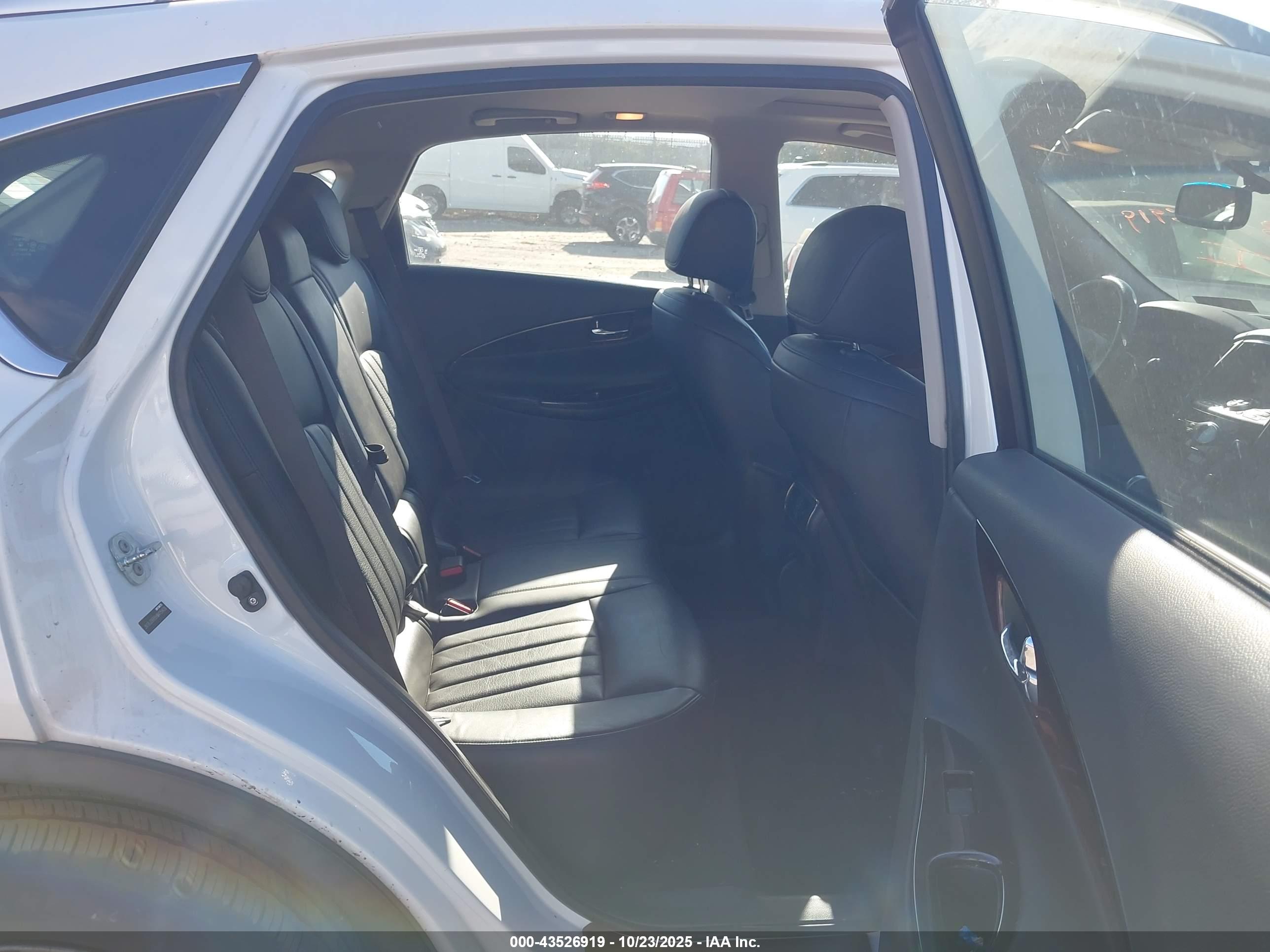 INFINITI QX50 image 8