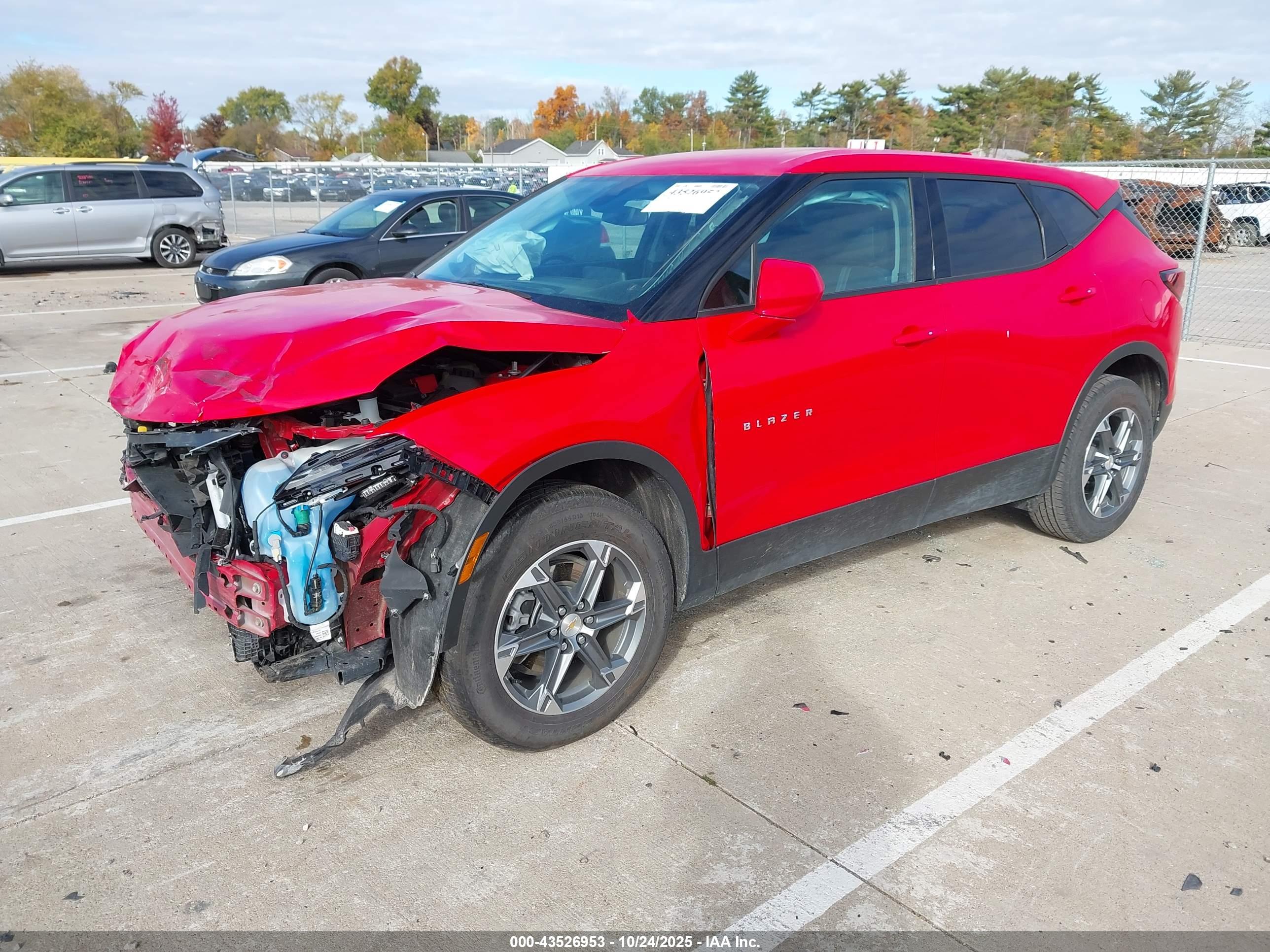 CHEVROLET BLAZER image 2