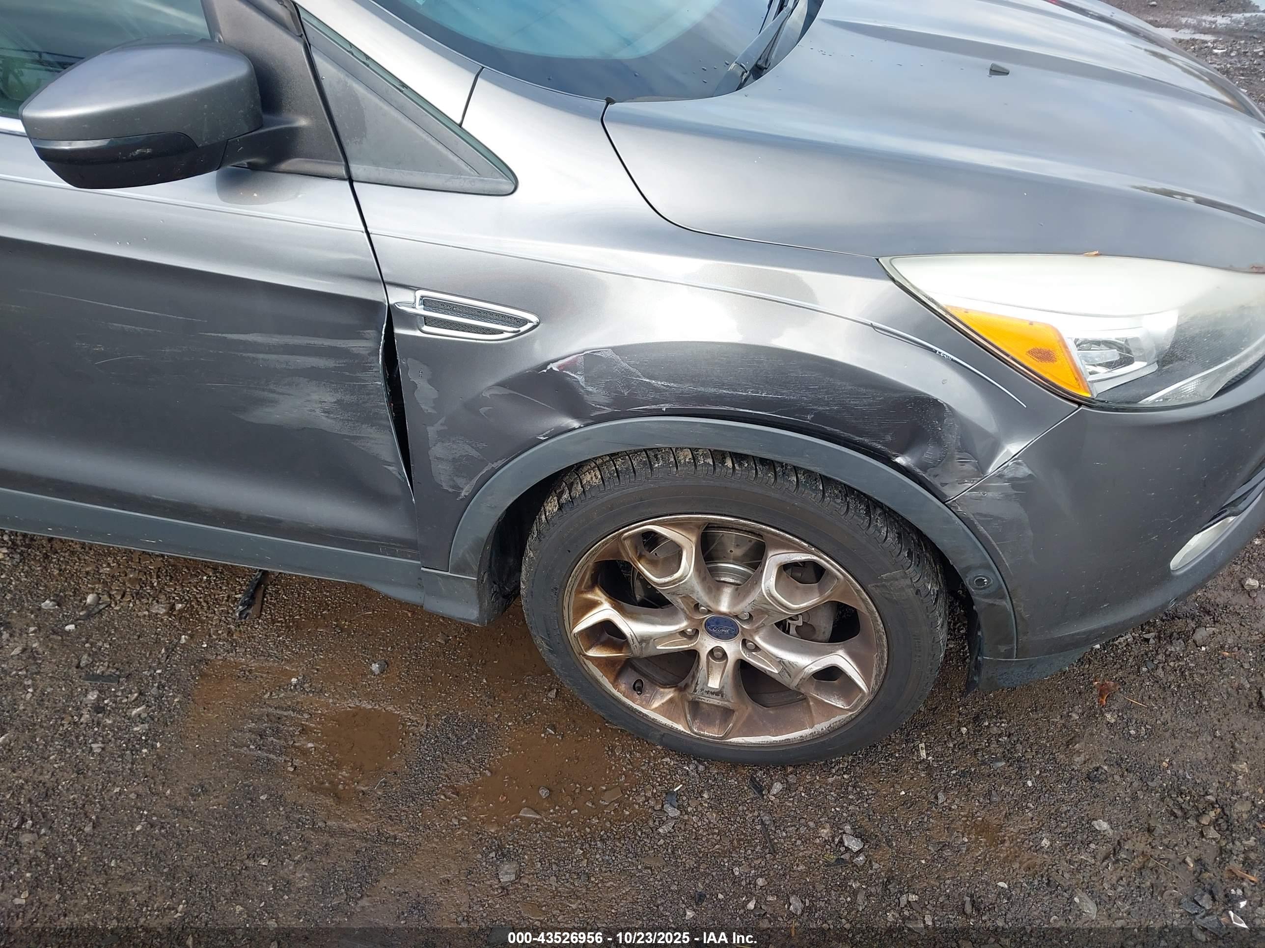 FORD ESCAPE image 6