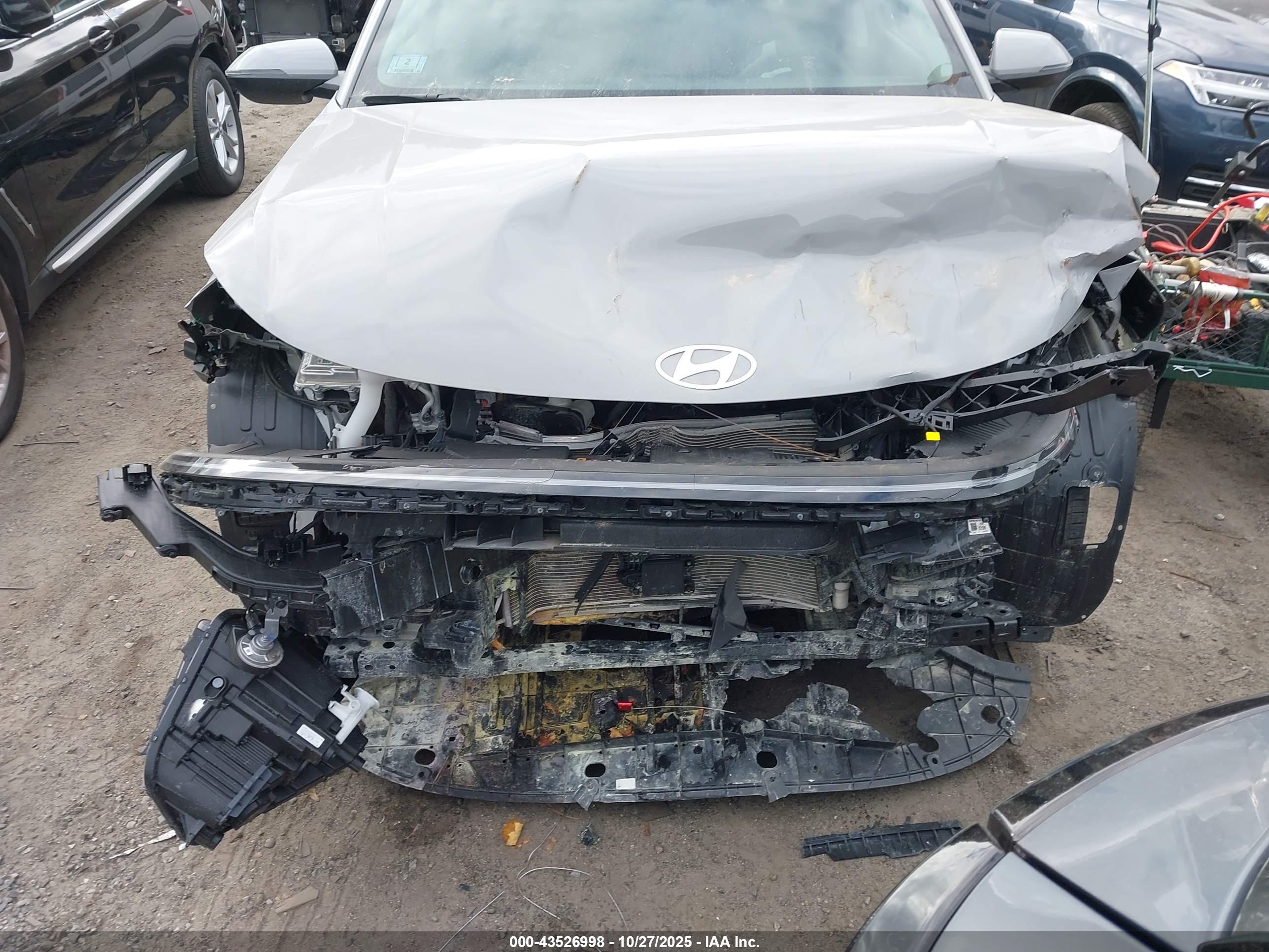 HYUNDAI KONA image 6