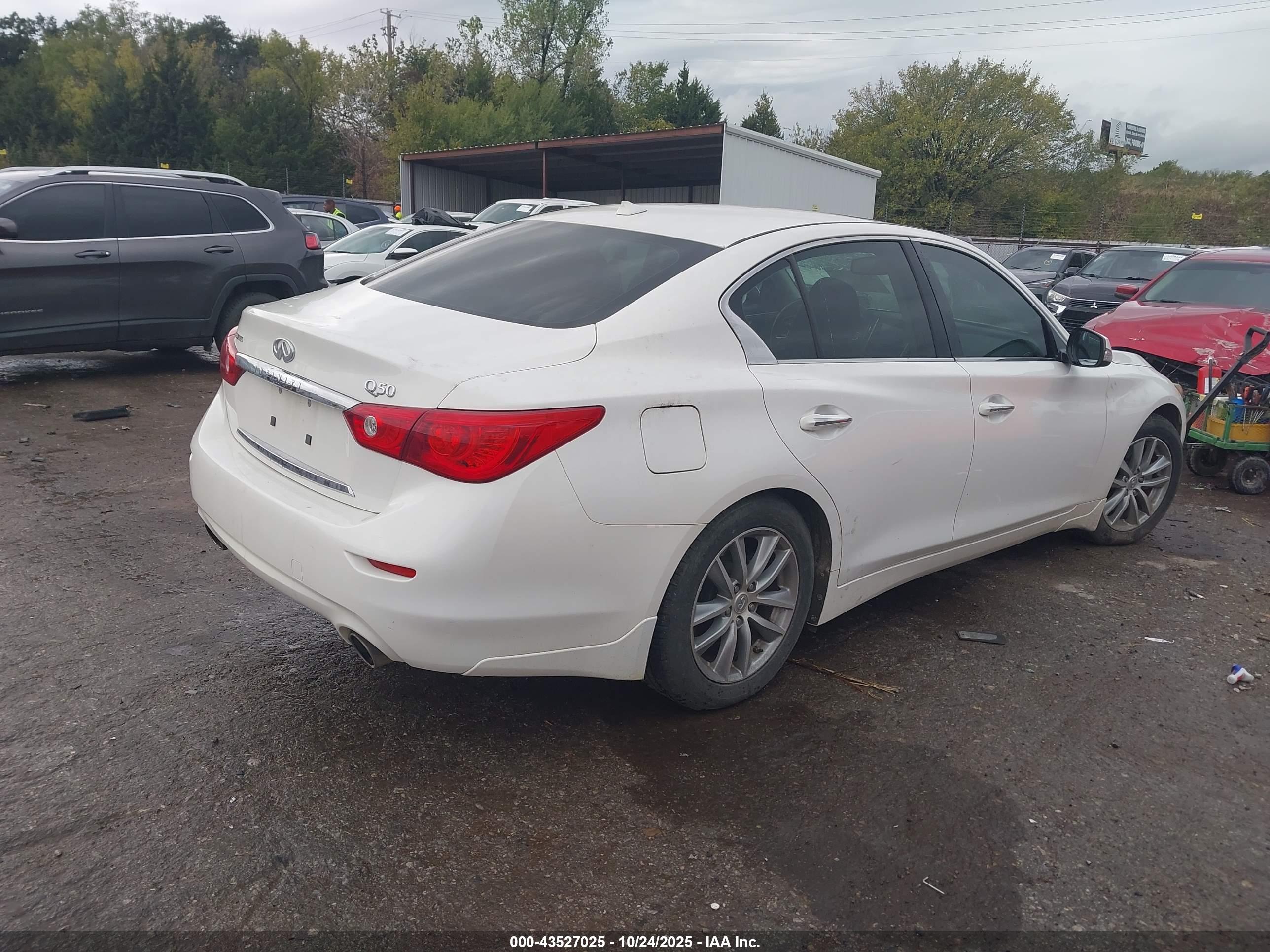 INFINITI Q50 image 4