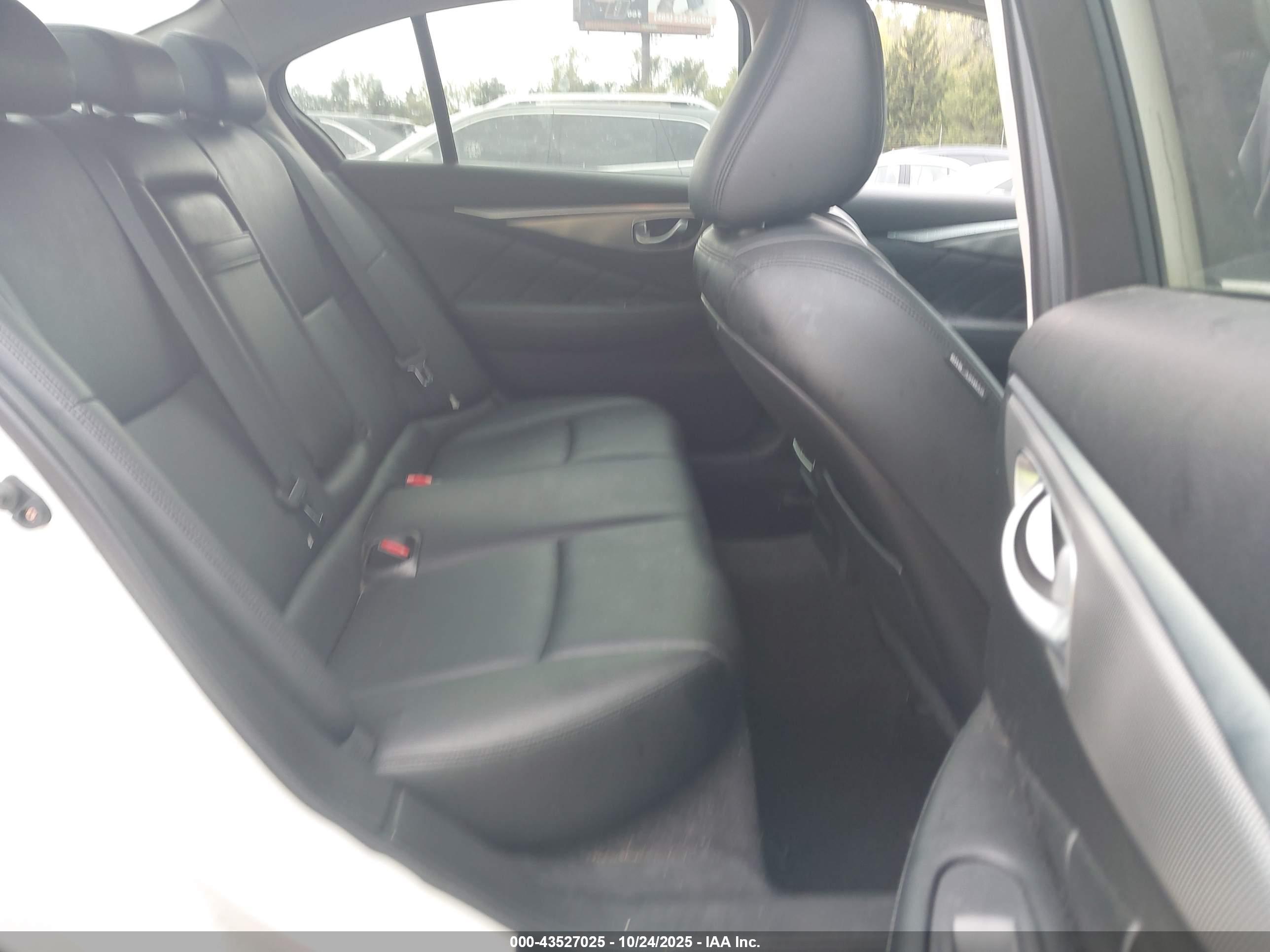 INFINITI Q50 image 8