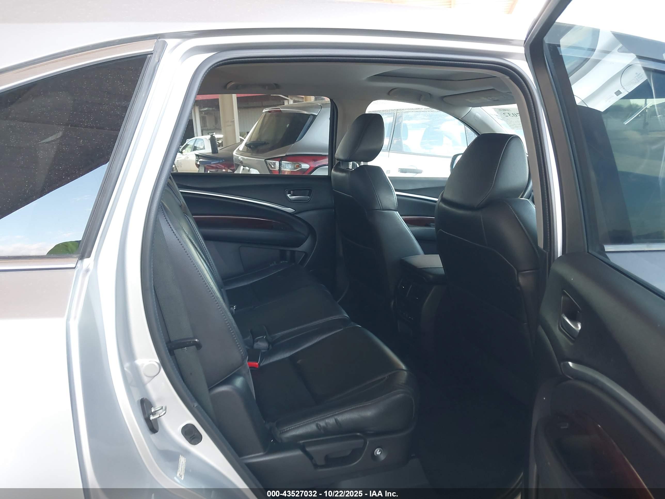 ACURA MDX image 8