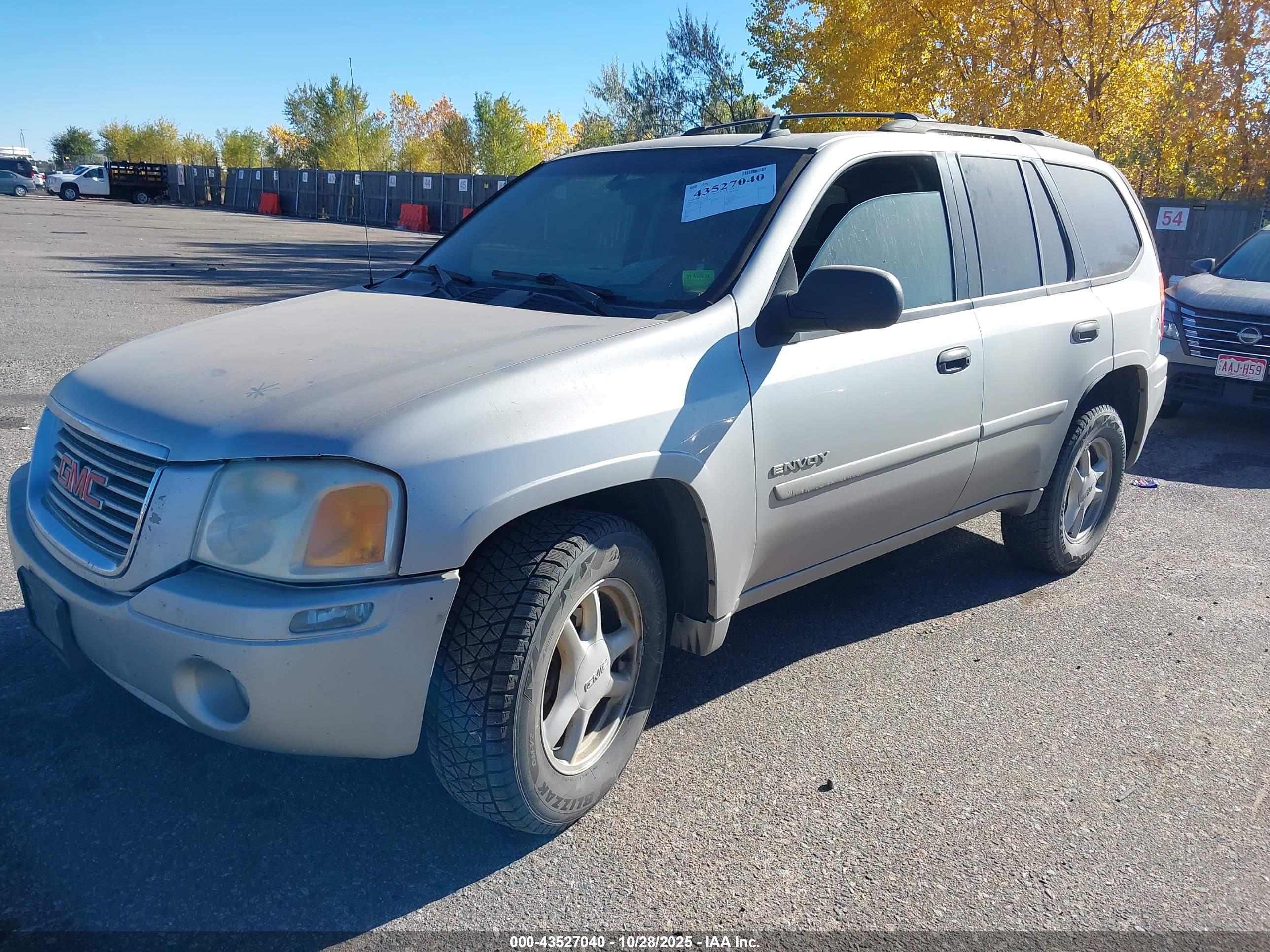 GMC ENVOY image 2