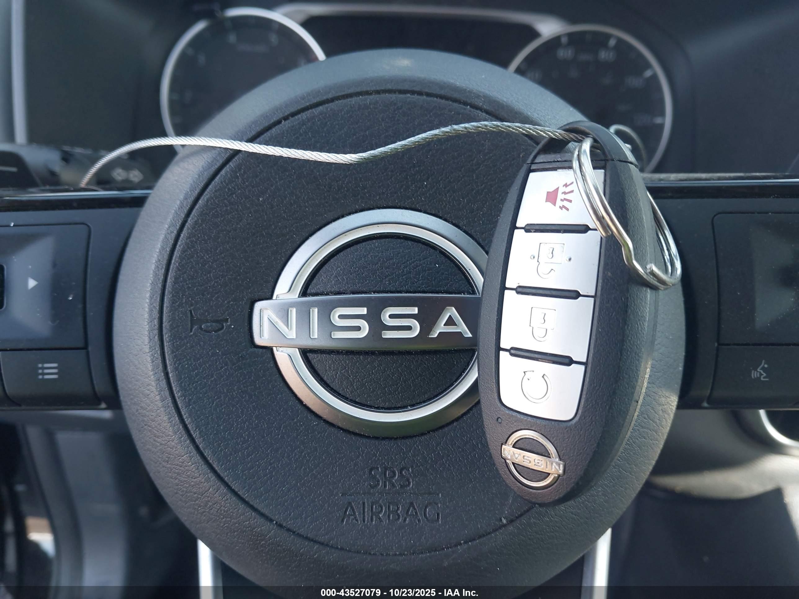 NISSAN ROGUE image 11
