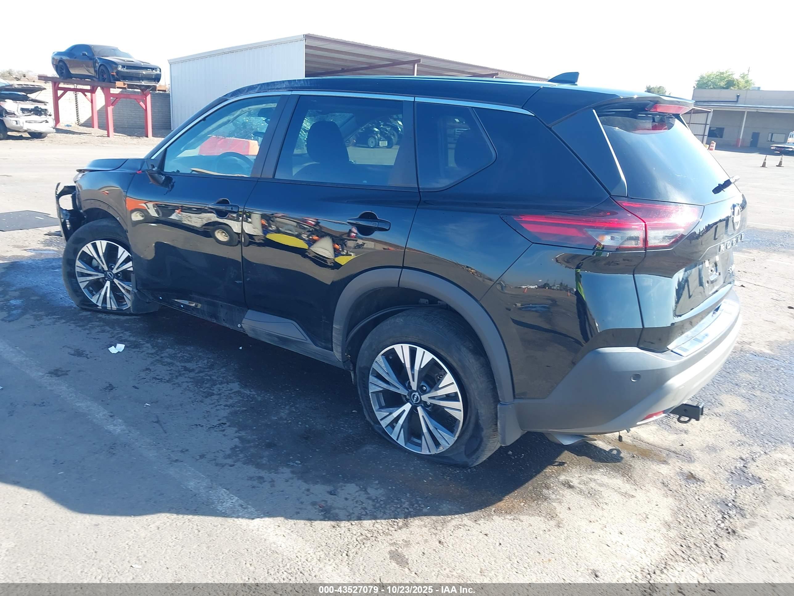 NISSAN ROGUE image 3