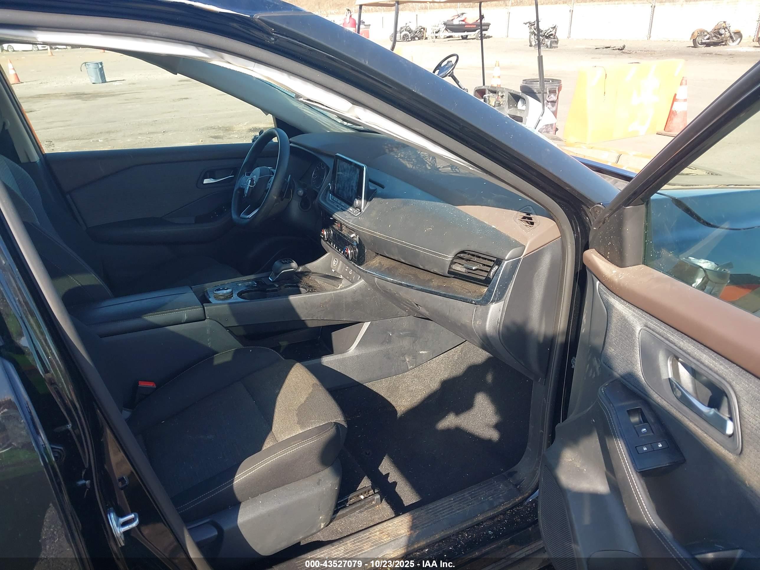 NISSAN ROGUE image 5