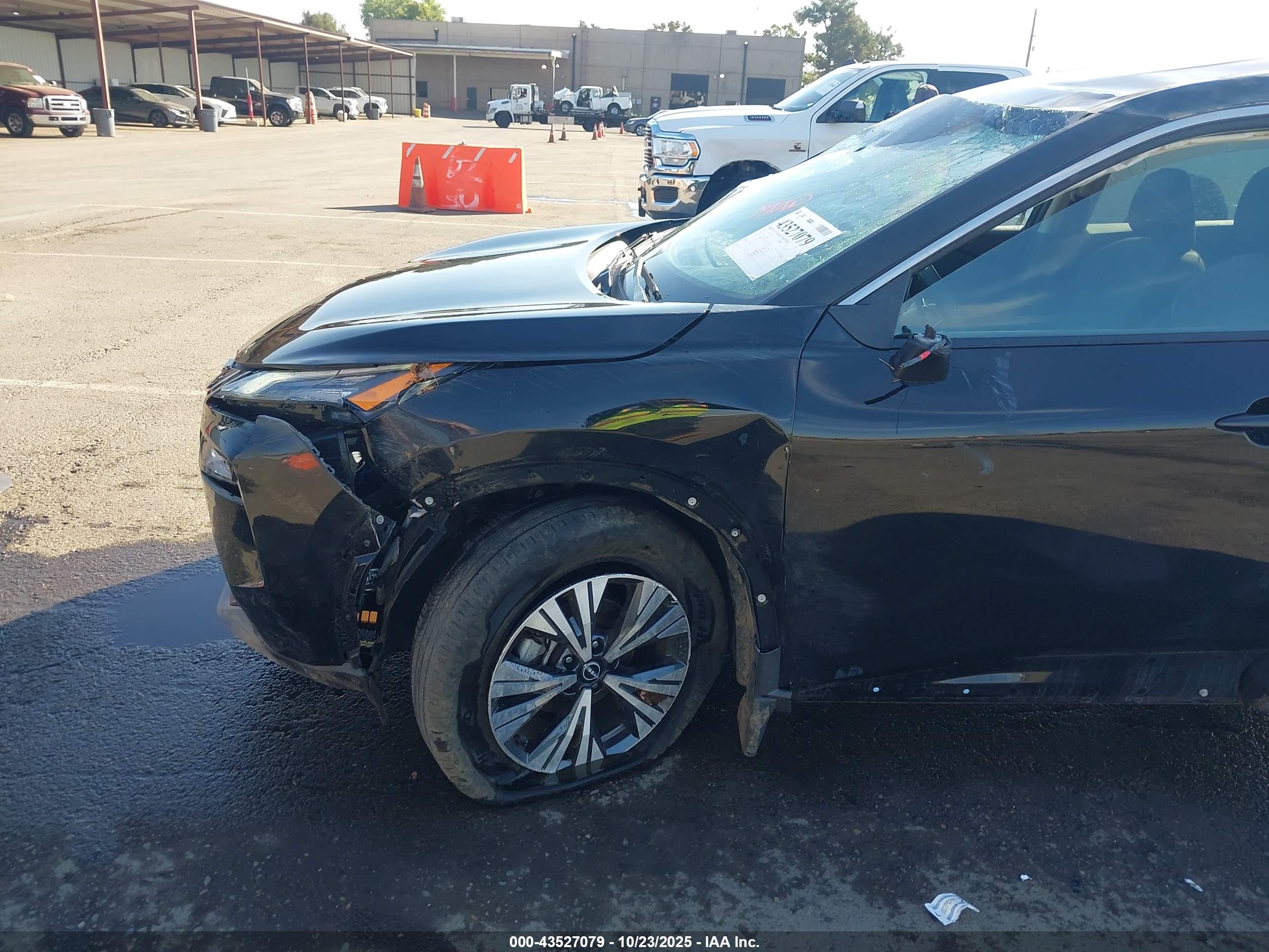 NISSAN ROGUE image 6