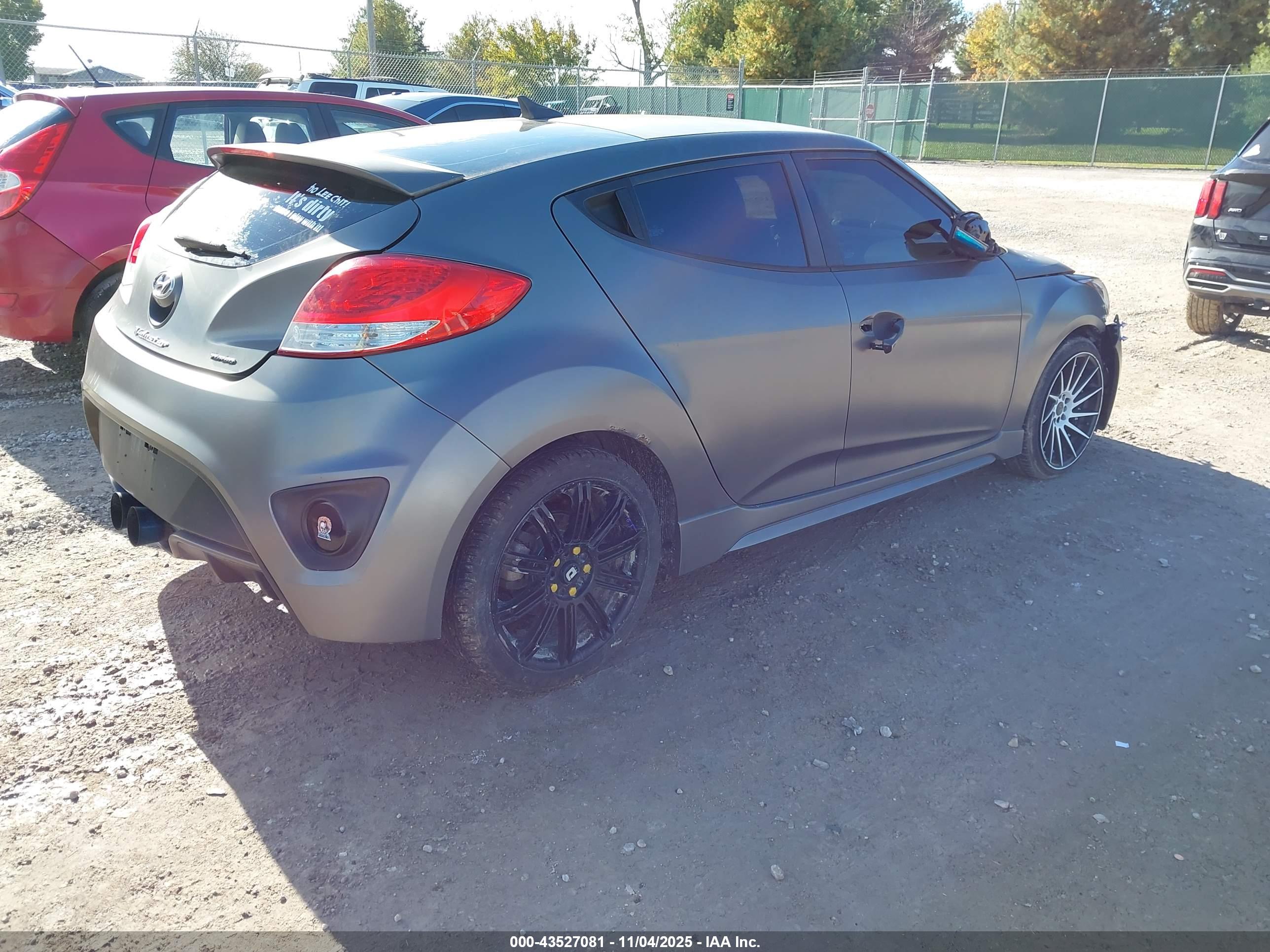 HYUNDAI VELOSTER image 4