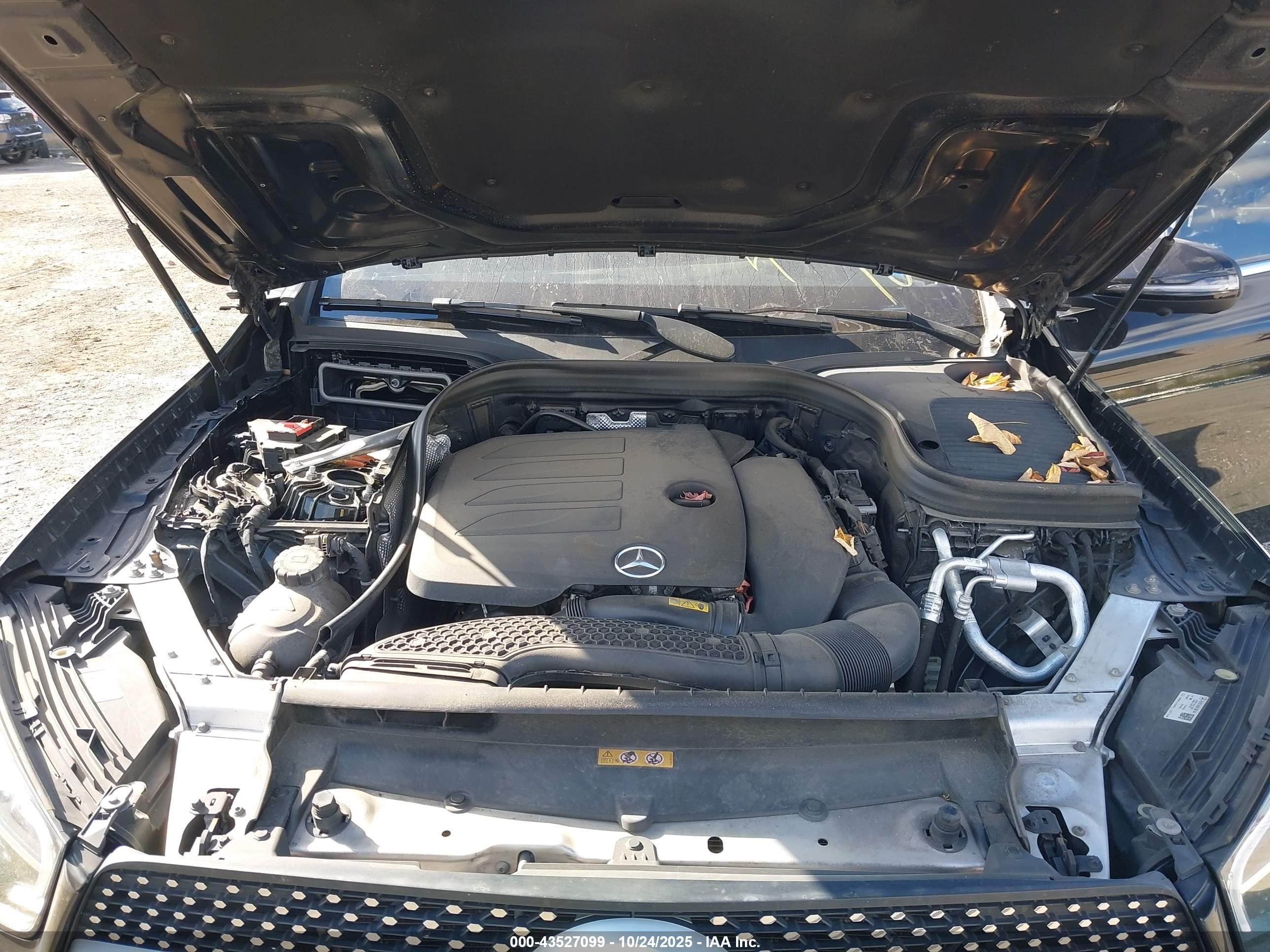 MERCEDES-BENZ GLC image 10