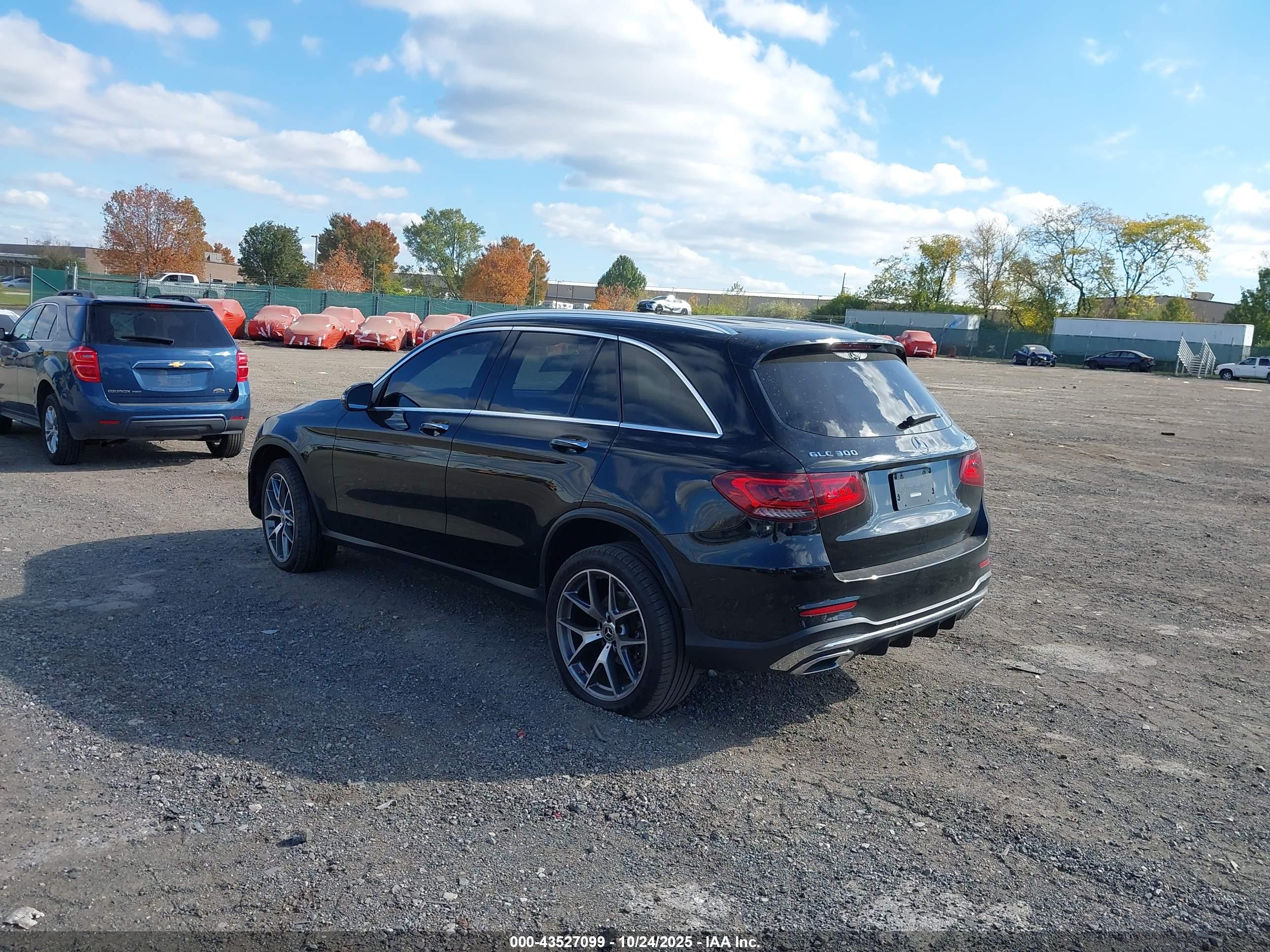 MERCEDES-BENZ GLC image 3