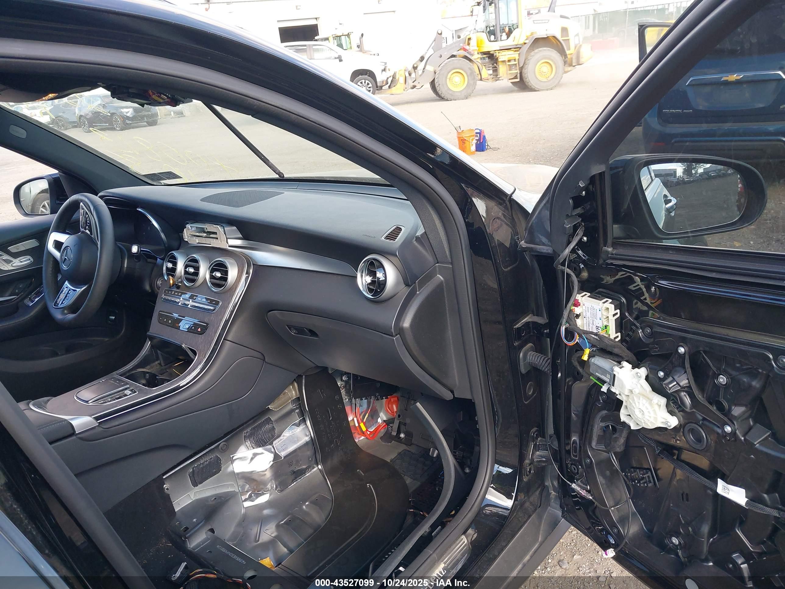 MERCEDES-BENZ GLC image 5