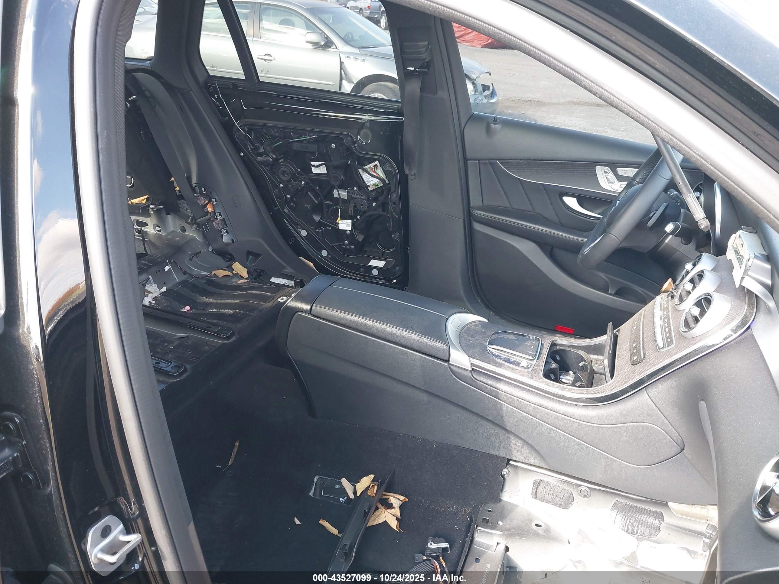 MERCEDES-BENZ GLC image 6