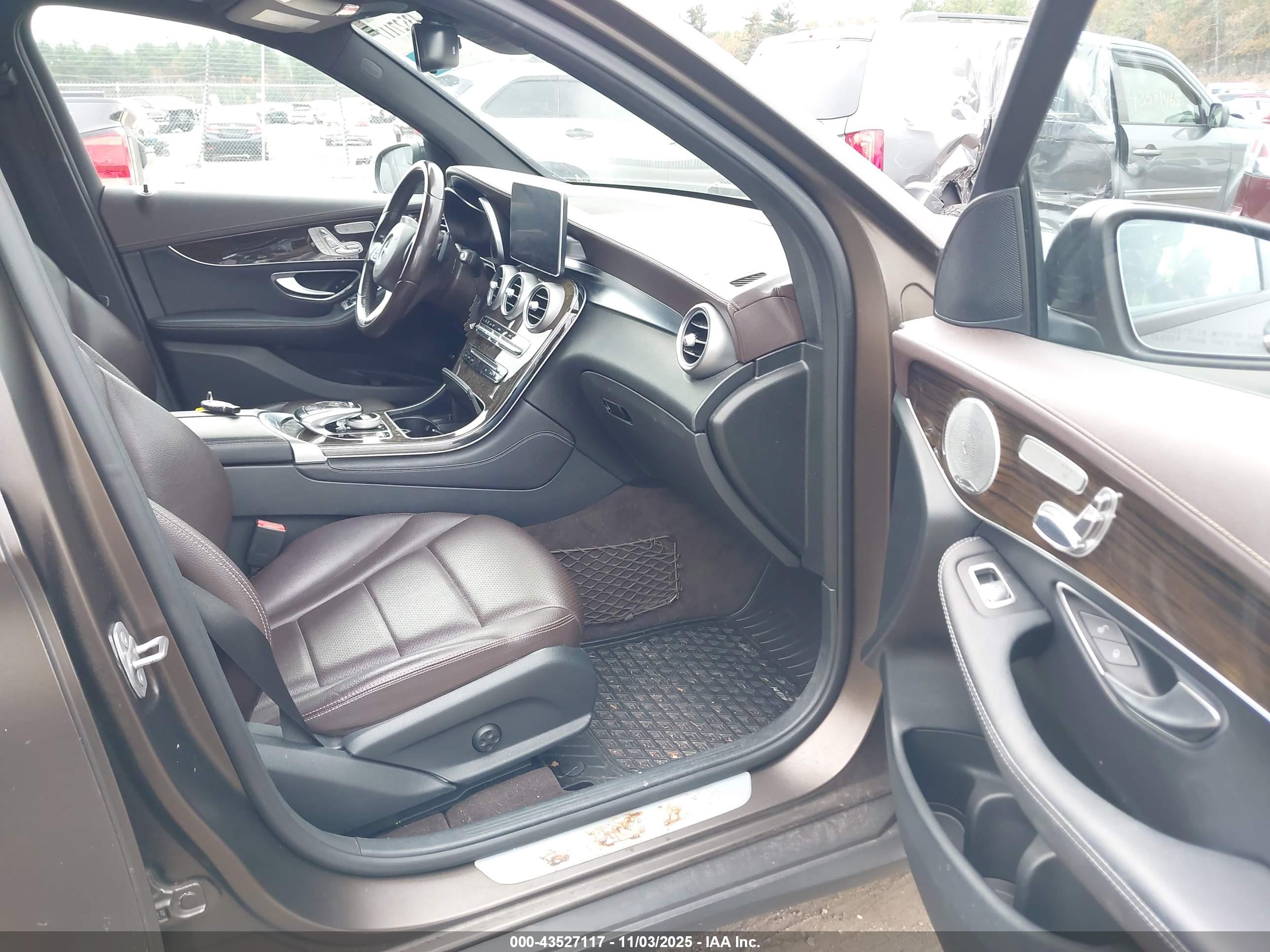 MERCEDES-BENZ GLC image 5