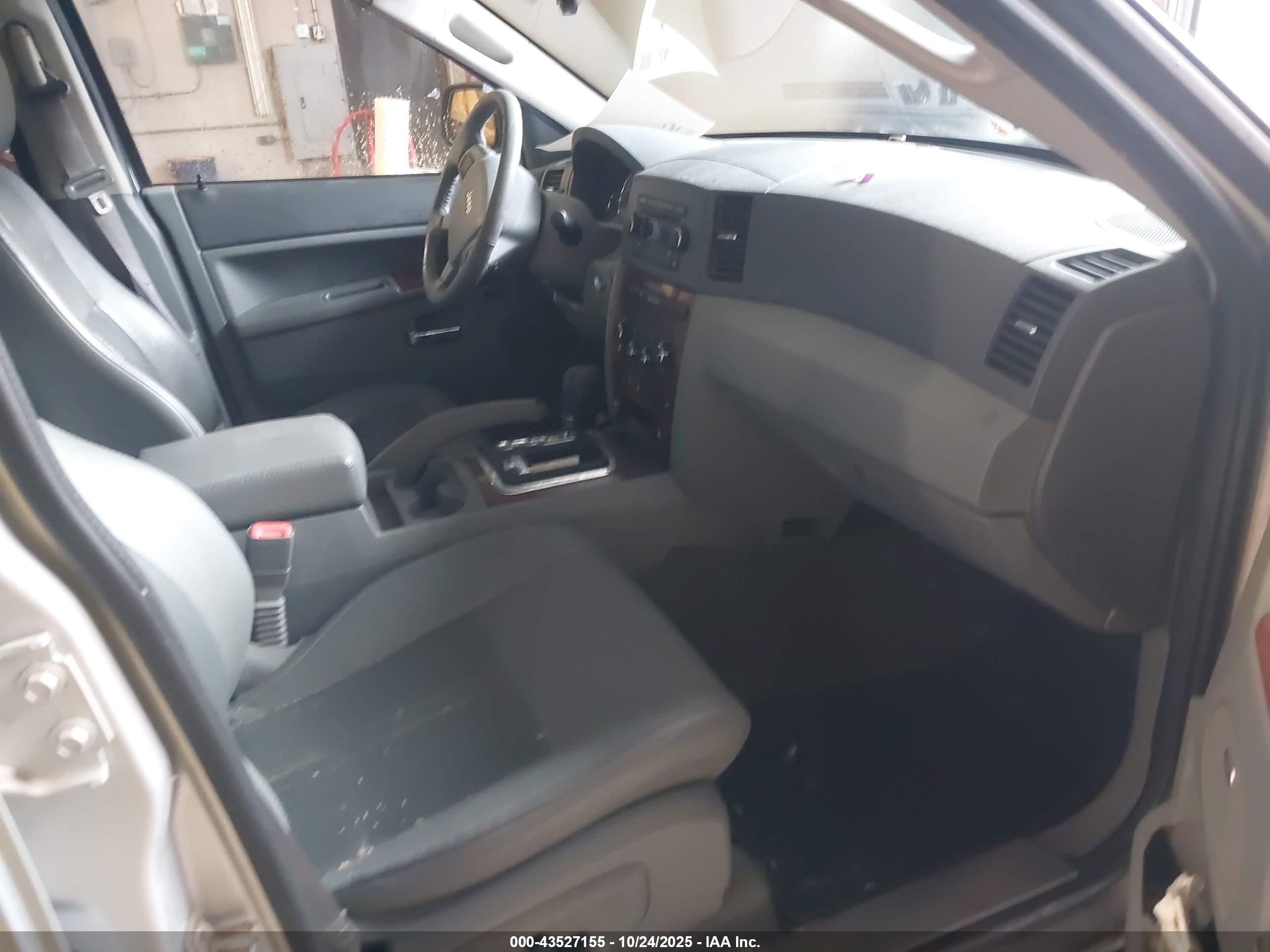 JEEP GRAND image 5
