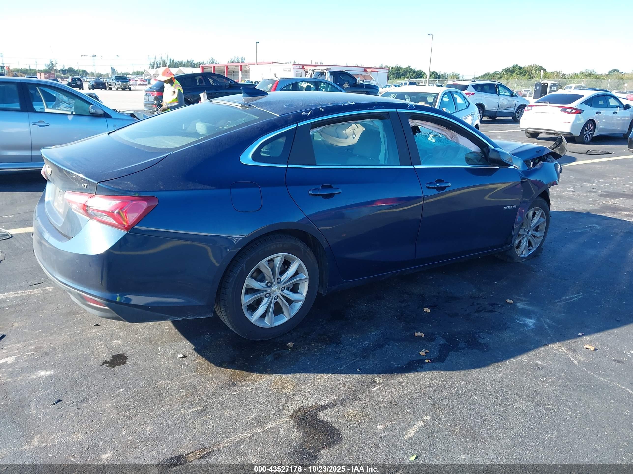CHEVROLET MALIBU image 4