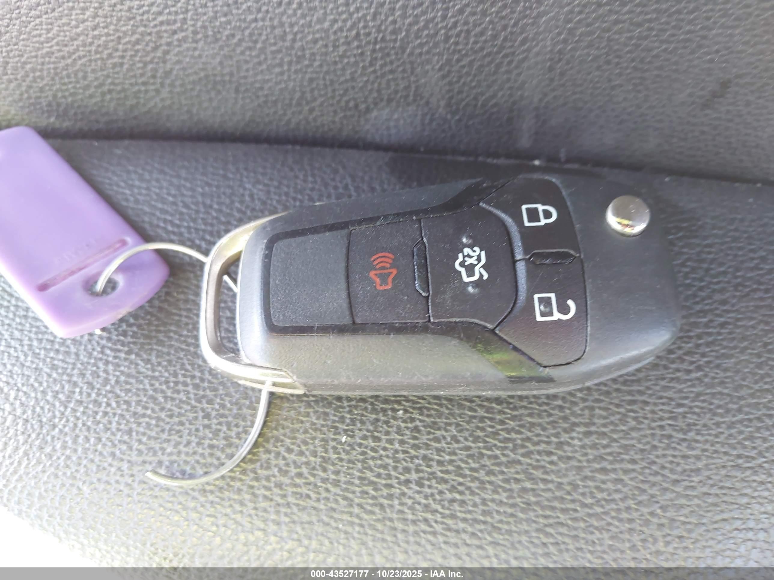 FORD FUSION image 11