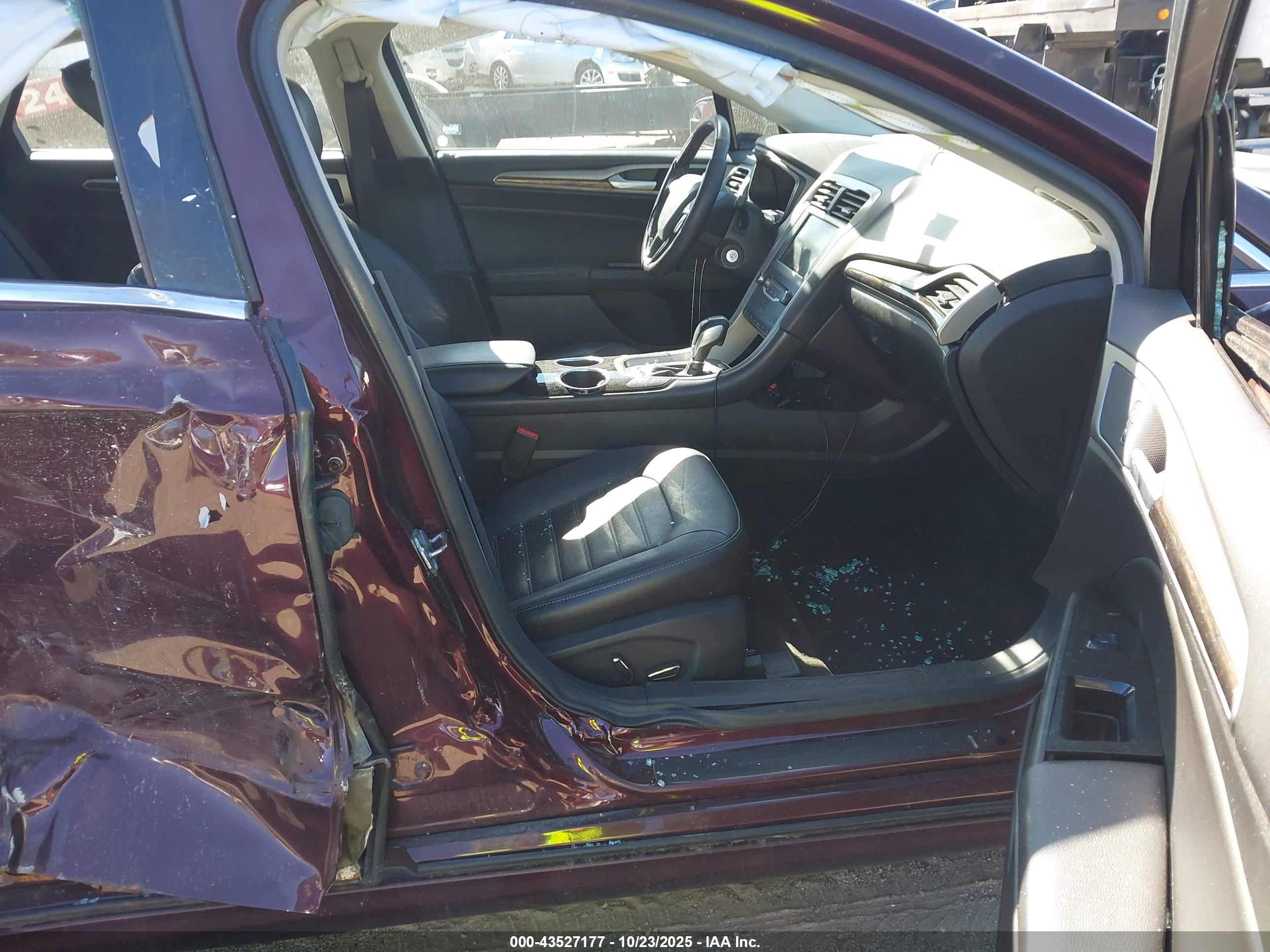 FORD FUSION image 5