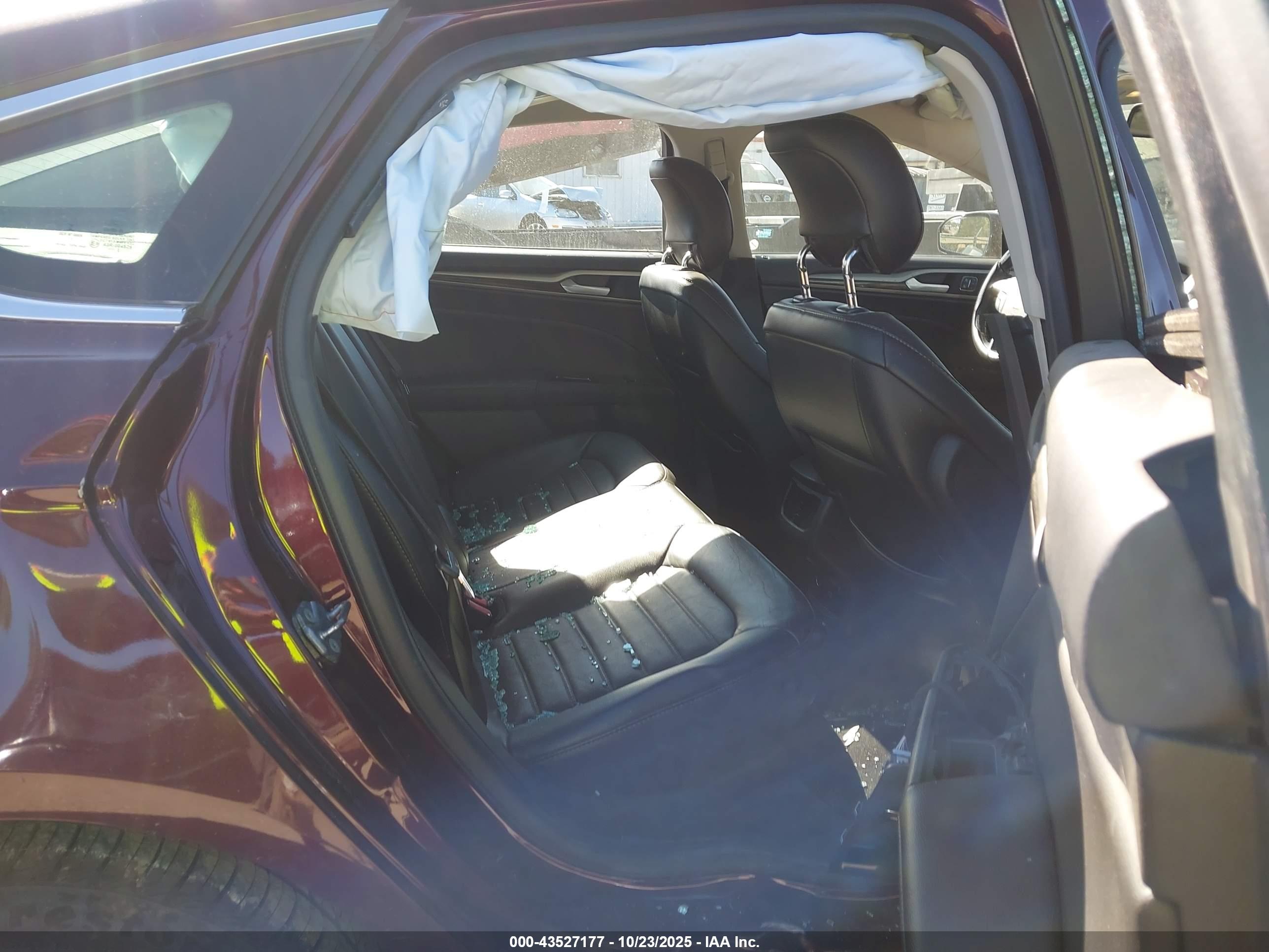 FORD FUSION image 8