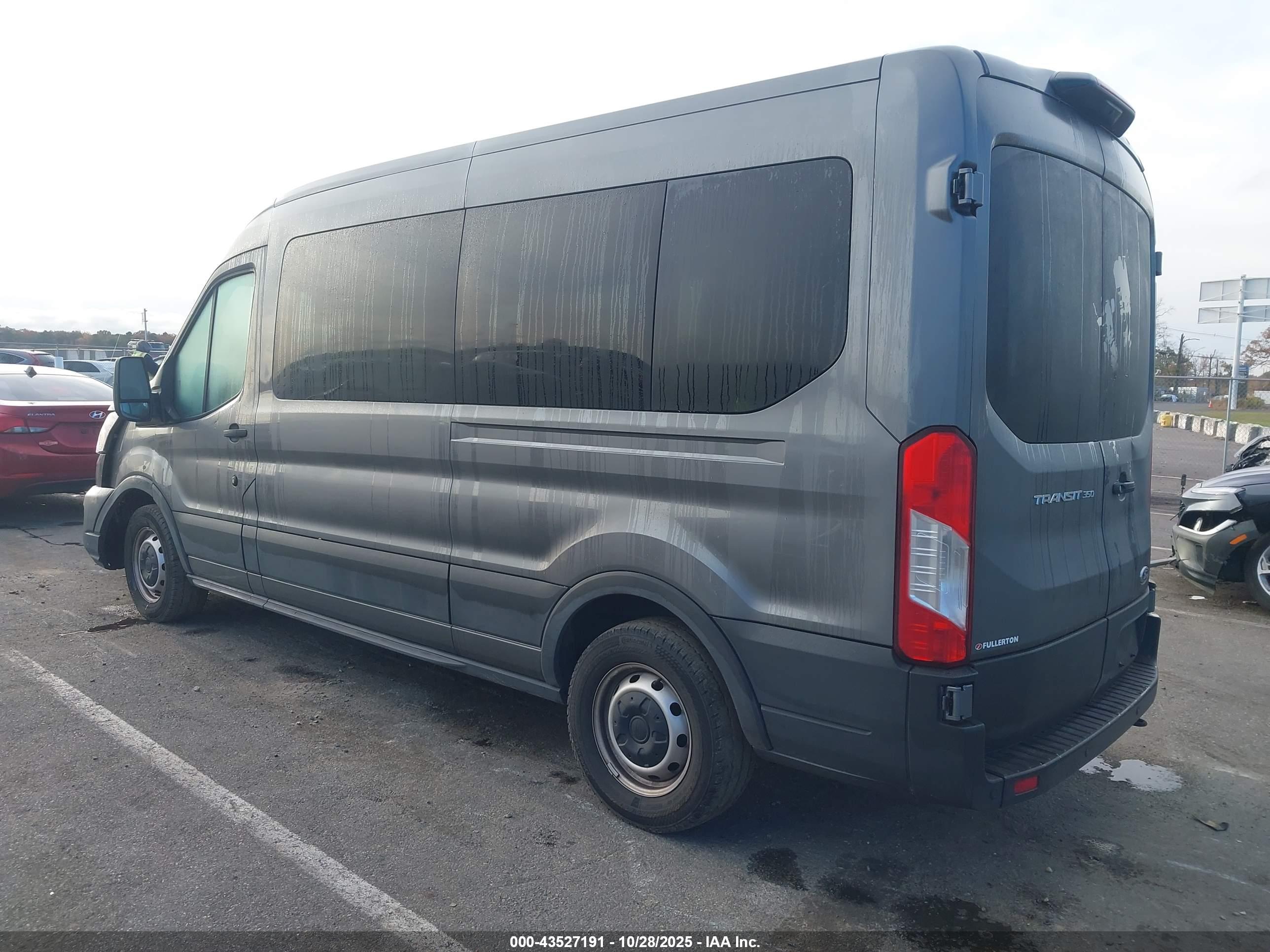 FORD TRANSIT-350 image 3