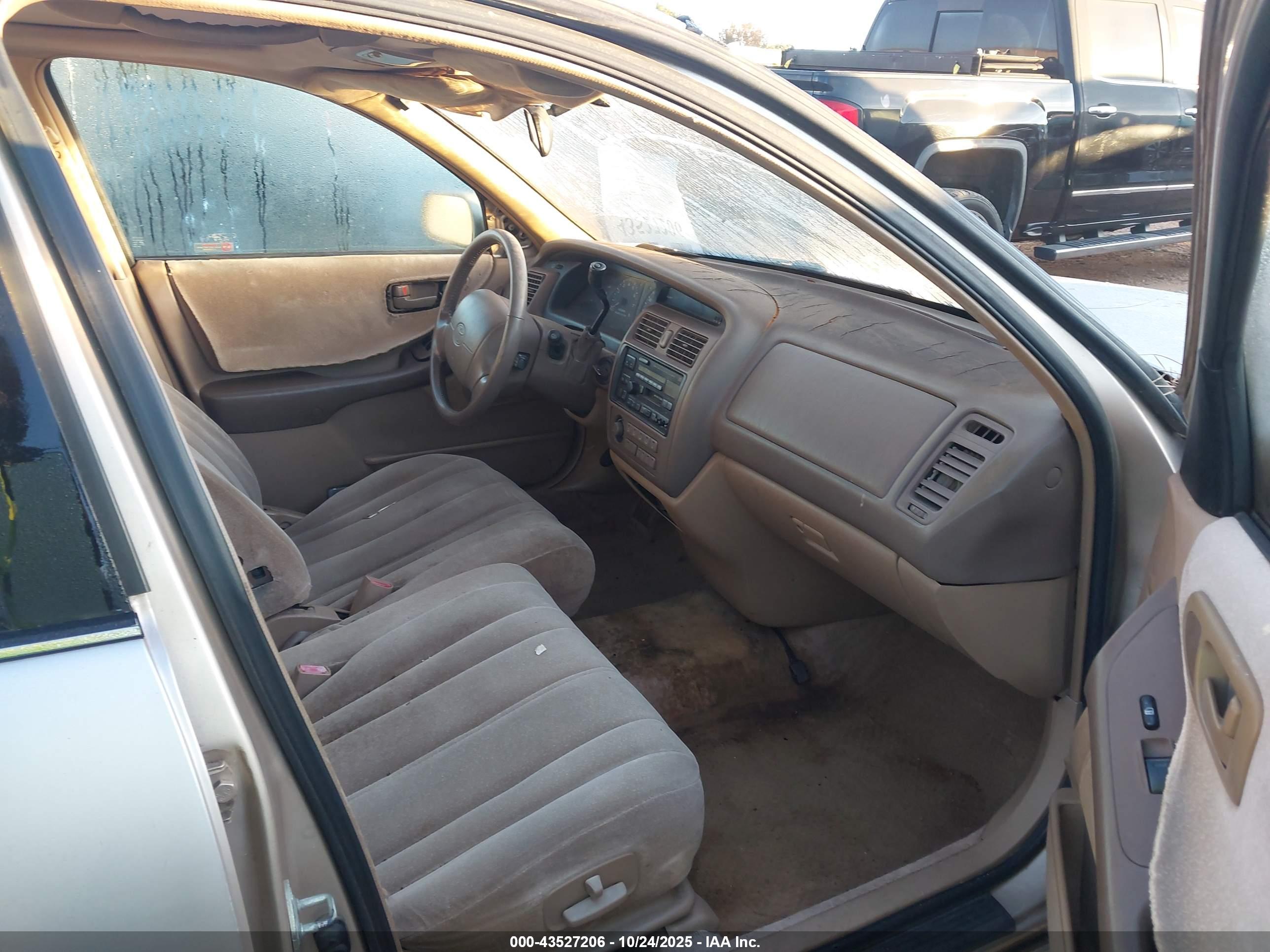 TOYOTA AVALON image 5
