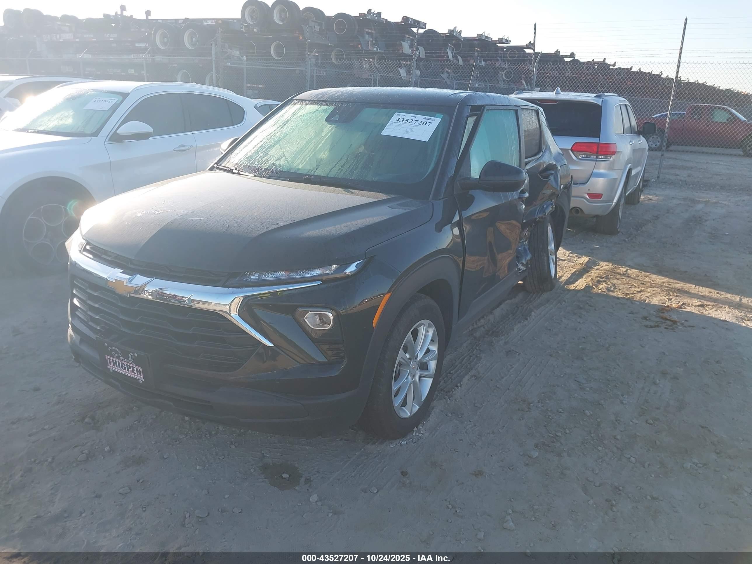 CHEVROLET TRAILBLAZER image 2