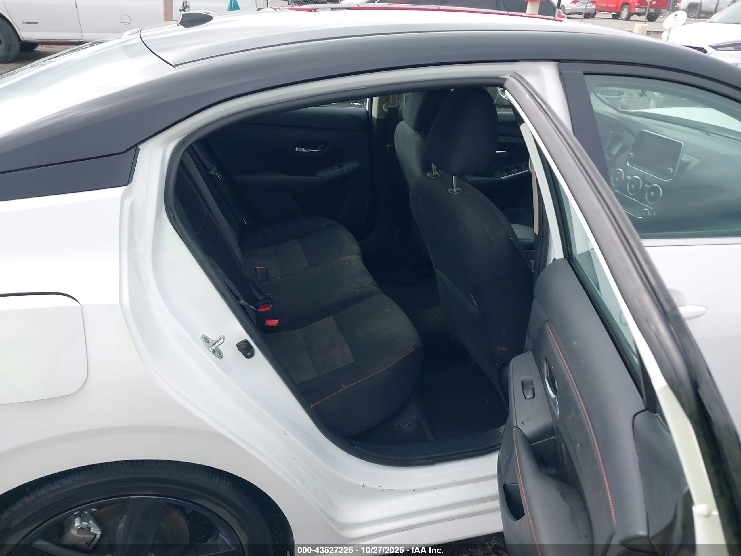 NISSAN SENTRA image 8