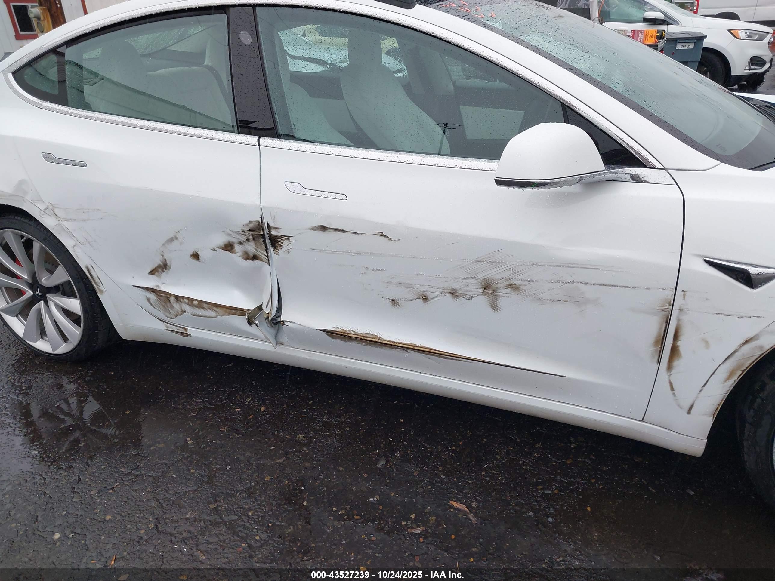 TESLA MODEL image 6