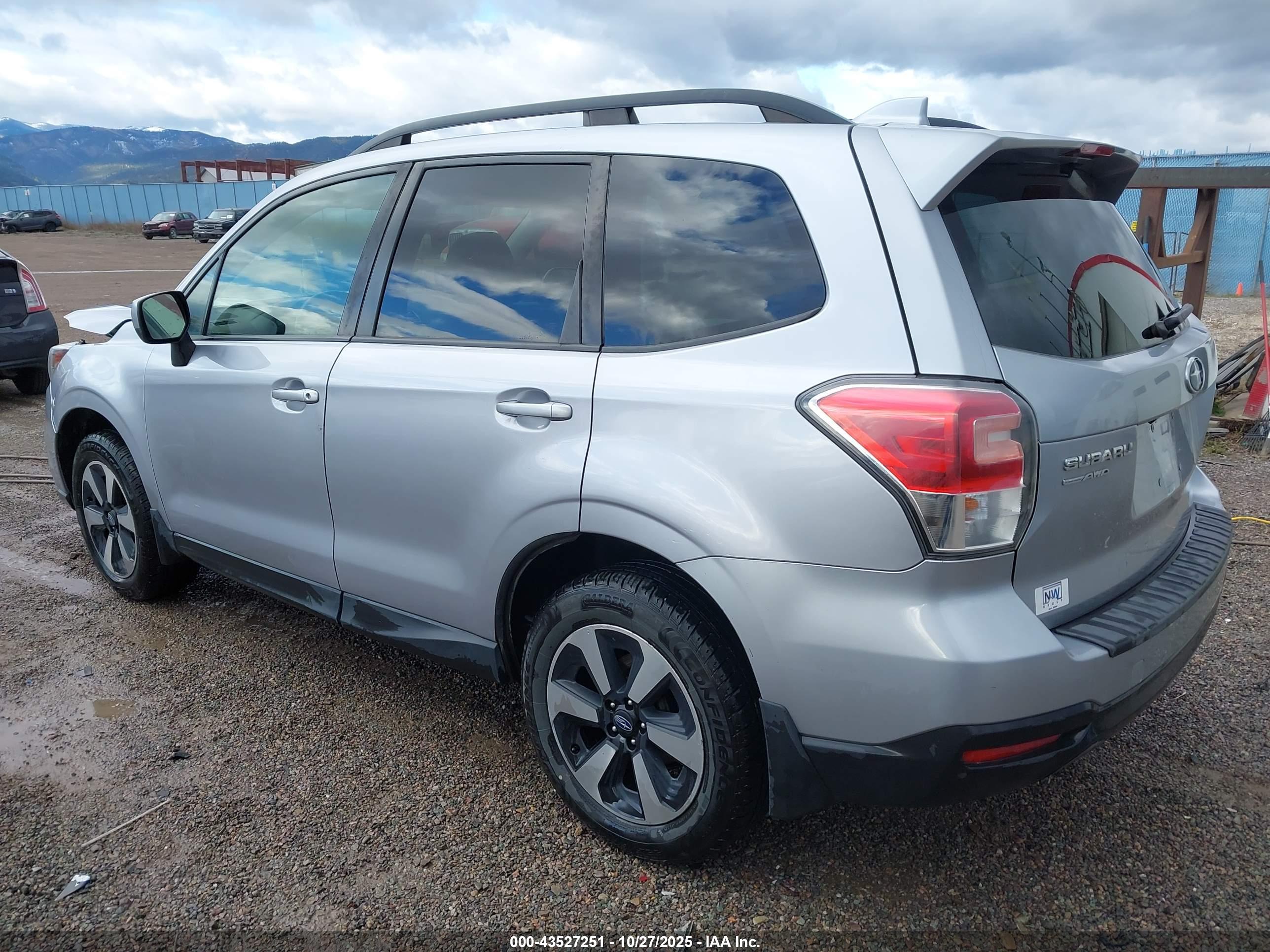 SUBARU FORESTER image 3