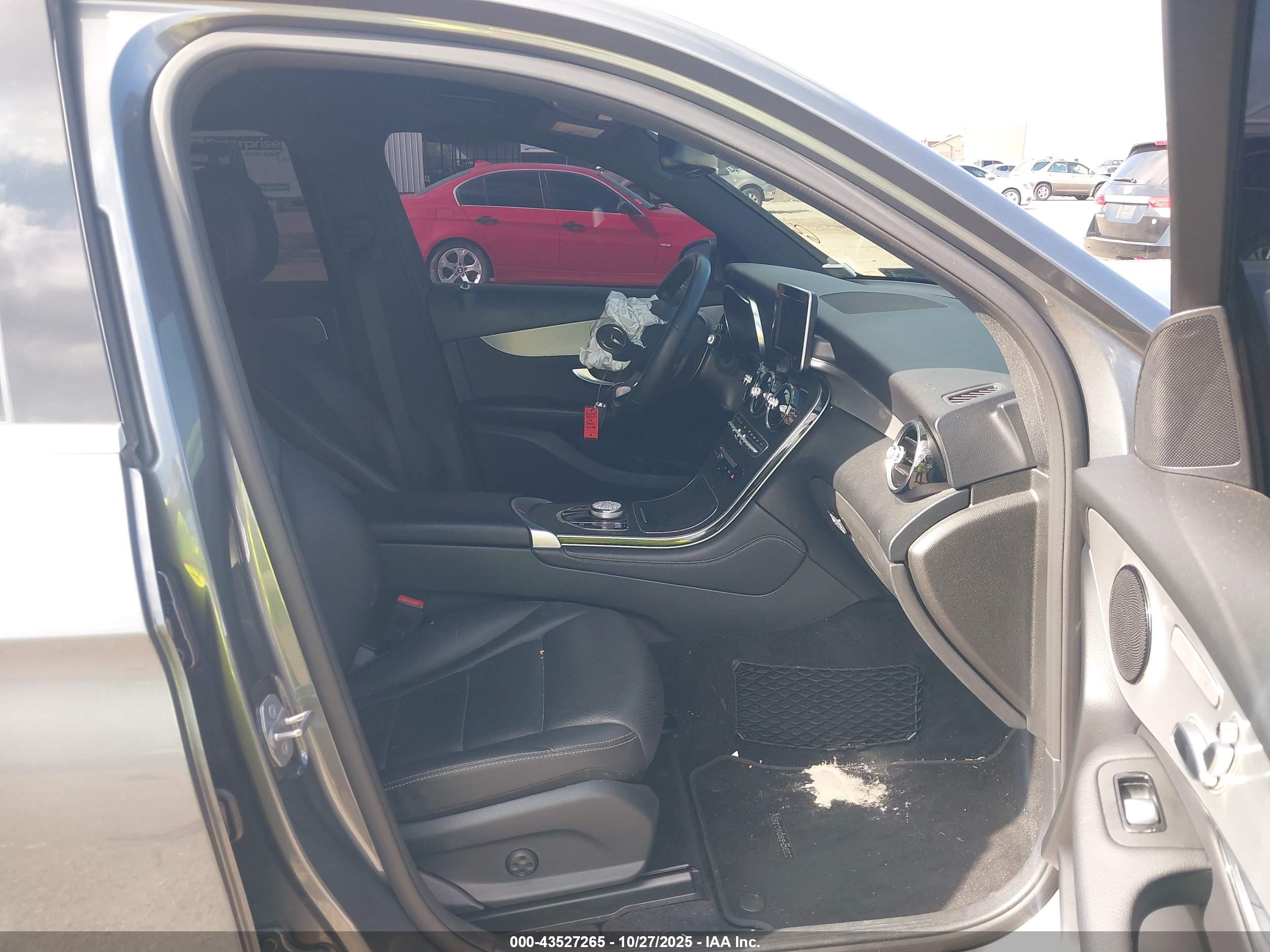 MERCEDES-BENZ GLC image 5