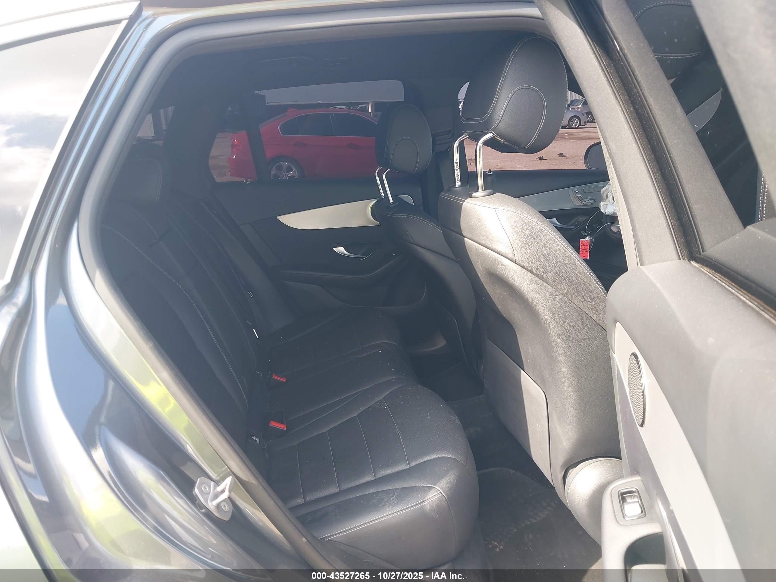 MERCEDES-BENZ GLC image 8