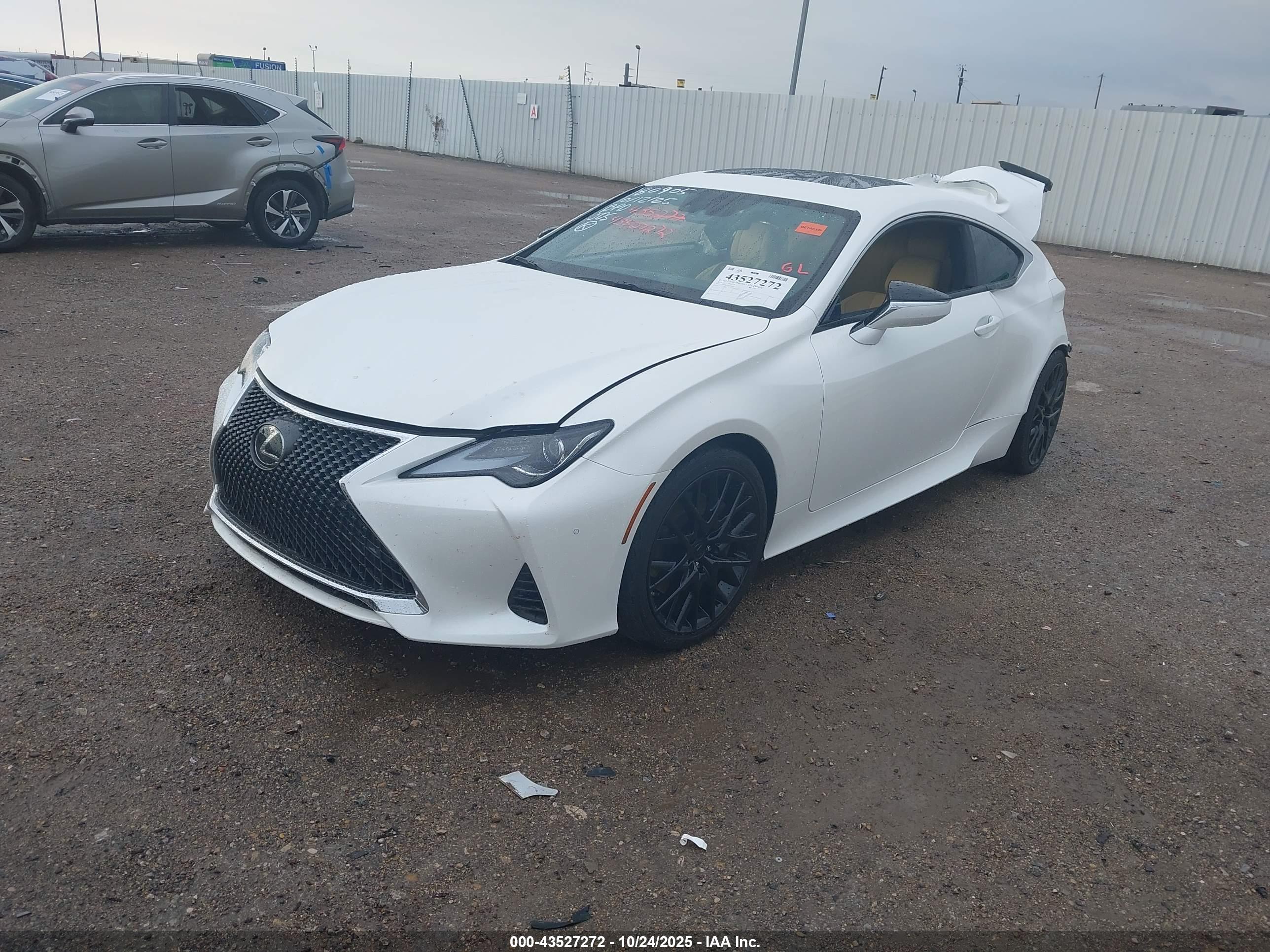 LEXUS RC image 2