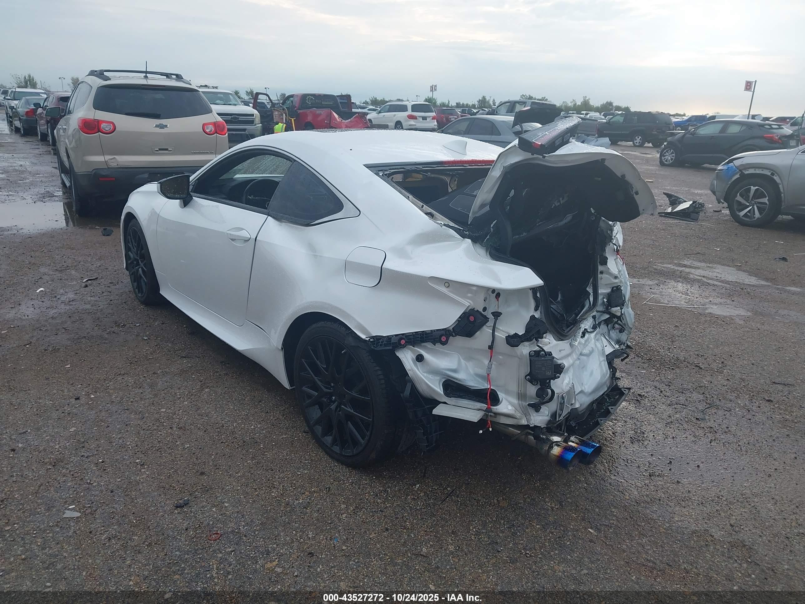 LEXUS RC image 3